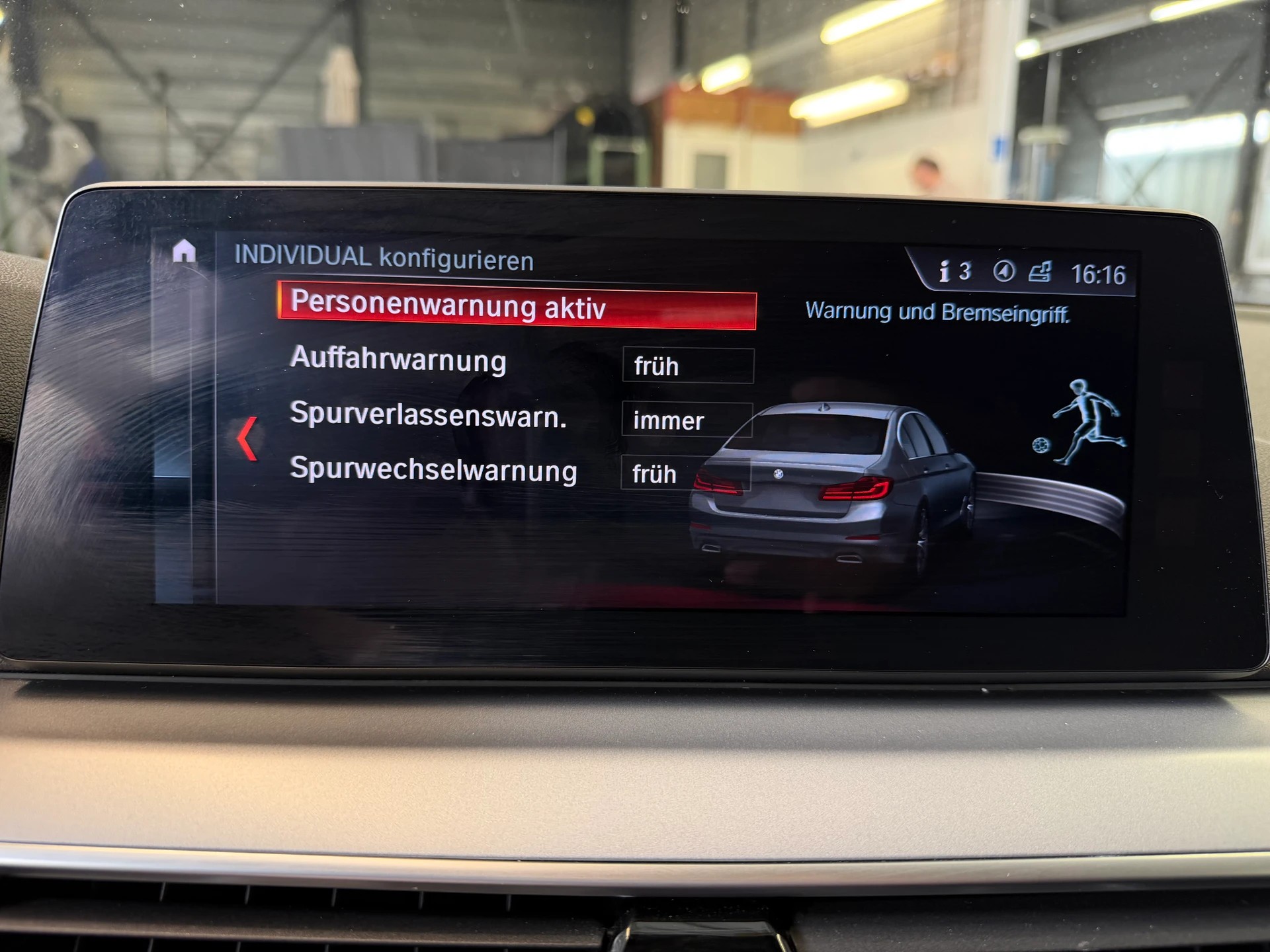 BMW 520d Steptronic | Frisch MFK | Navi | Adaptiv LED | Driving Assistant-image-17