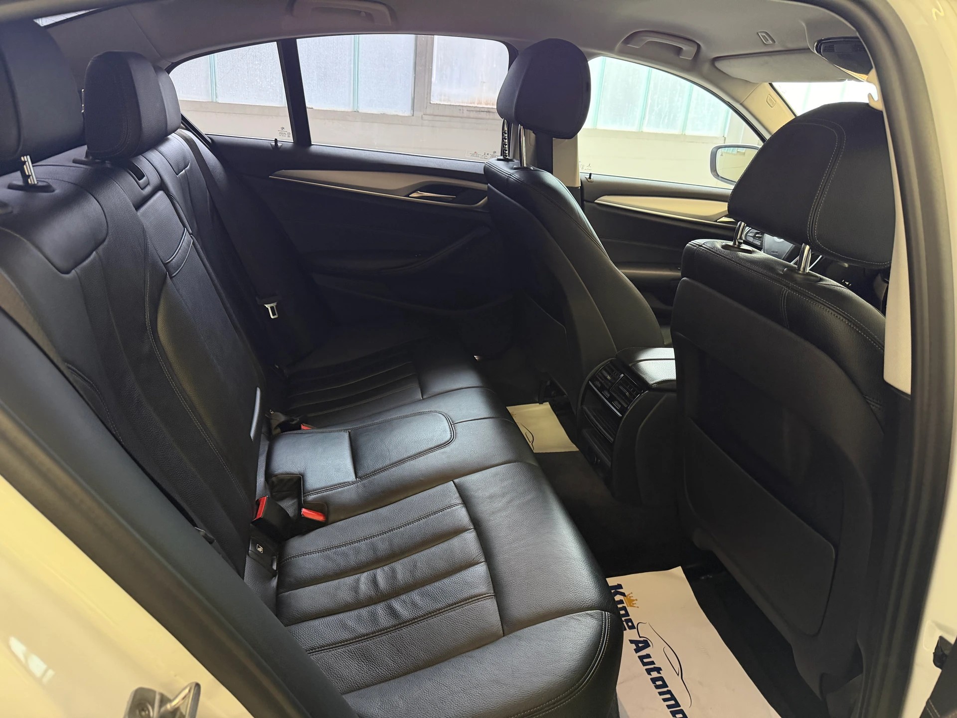 BMW 520d Steptronic | Frisch MFK | Navi | Adaptiv LED | Driving Assistant-image-9