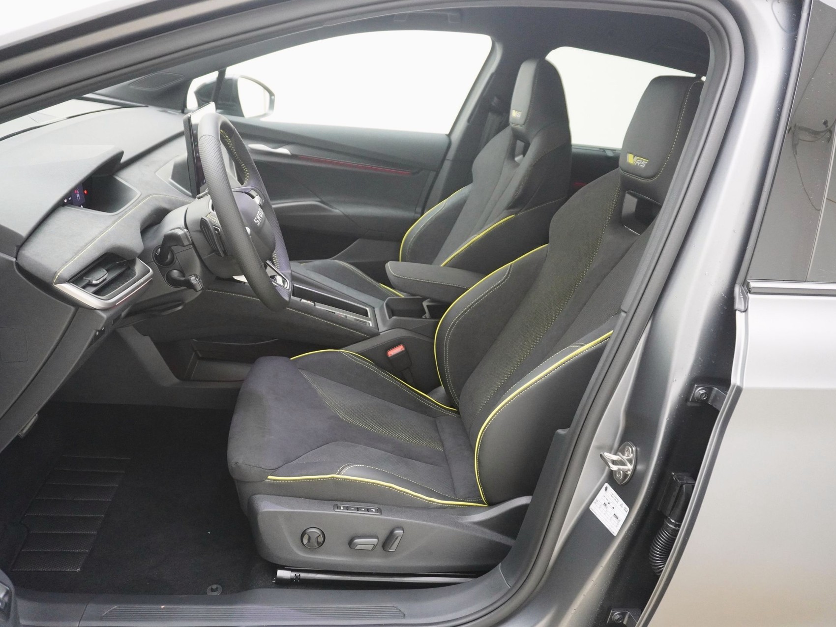 SKODA Elroq RS Matt Edition 4x4-image-12