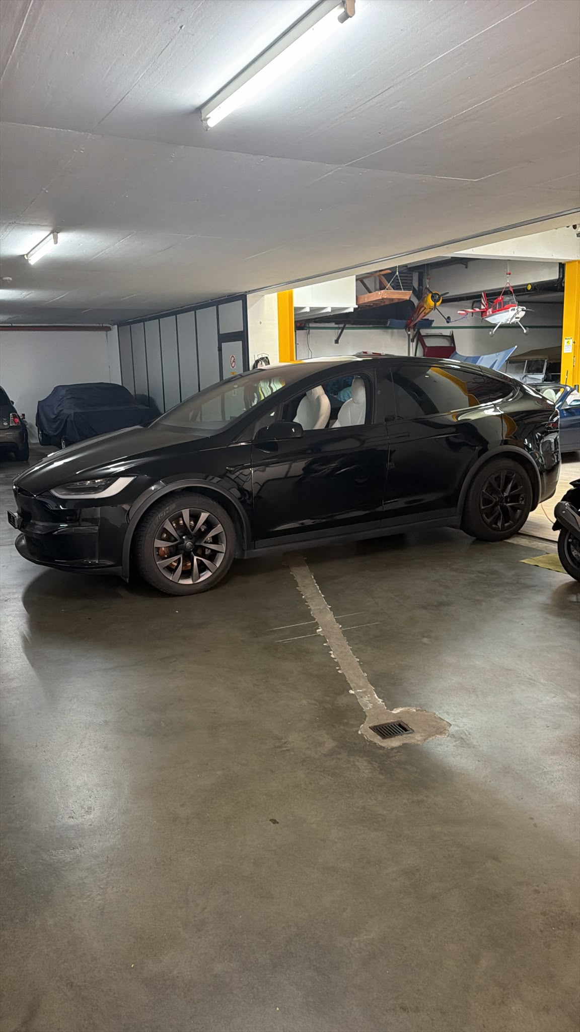 TESLA Palladium AWD 685PS FSD Paket Top gepflegt!-image-6