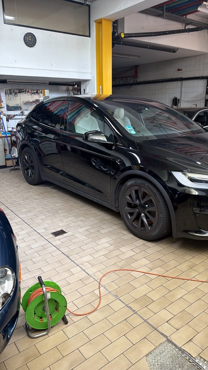 TESLA Palladium AWD 685PS FSD Paket Top gepflegt!-image-3