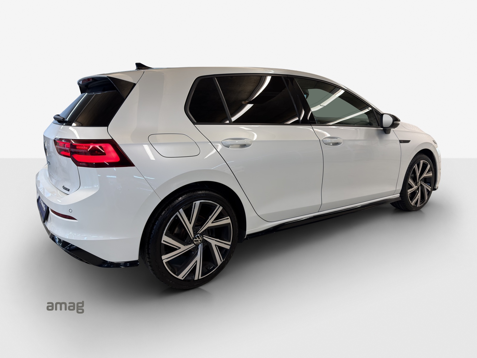 VW Golf 2.0 TSI R-Line DSG 4 Motion-image-4