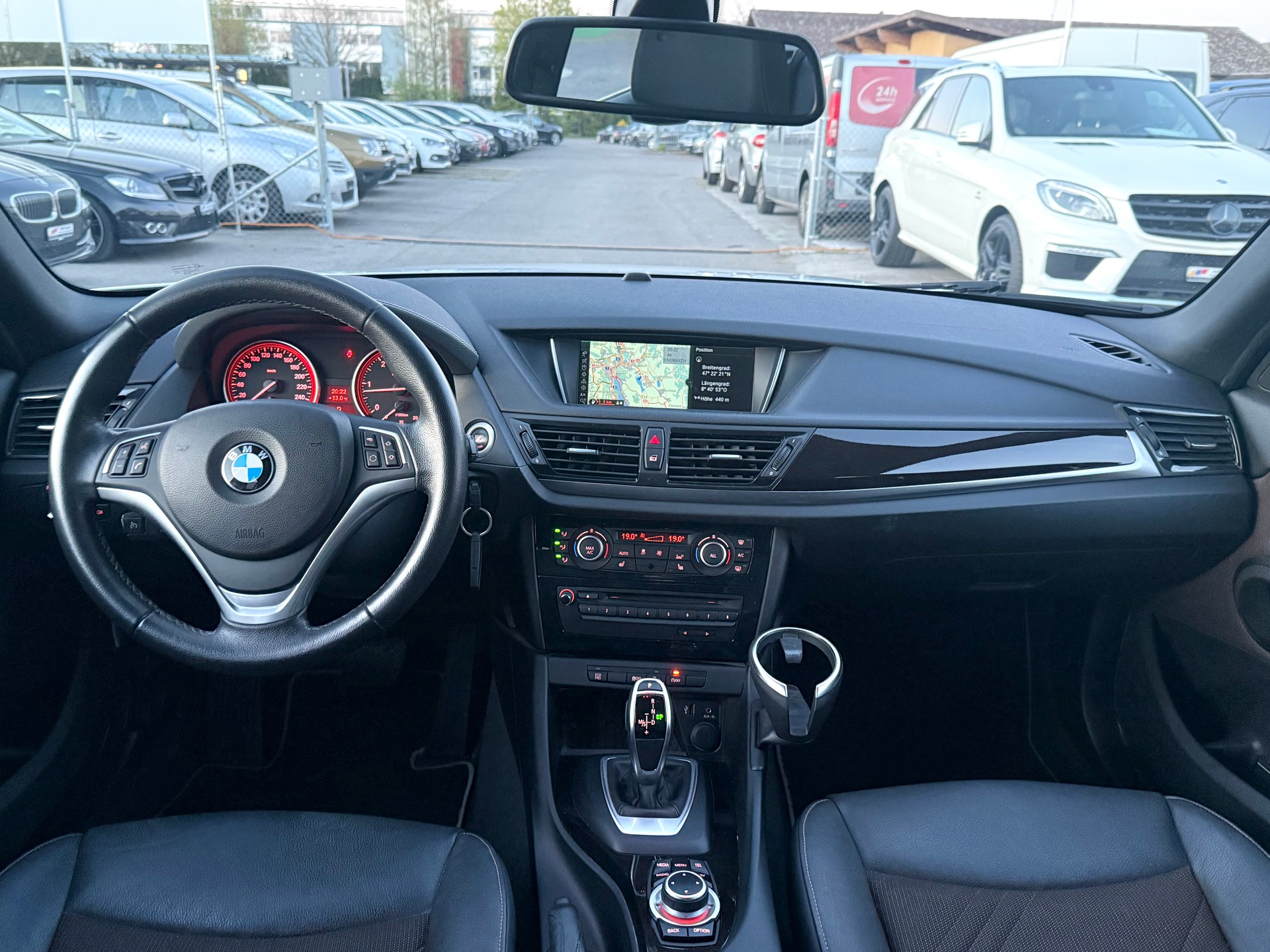 BMW X1 xDrive 25d xLine Steptronic / Frisch ab MFK & Service / 1 Jahr Garantie / 1.Hand / 8-fach bereift-image-9