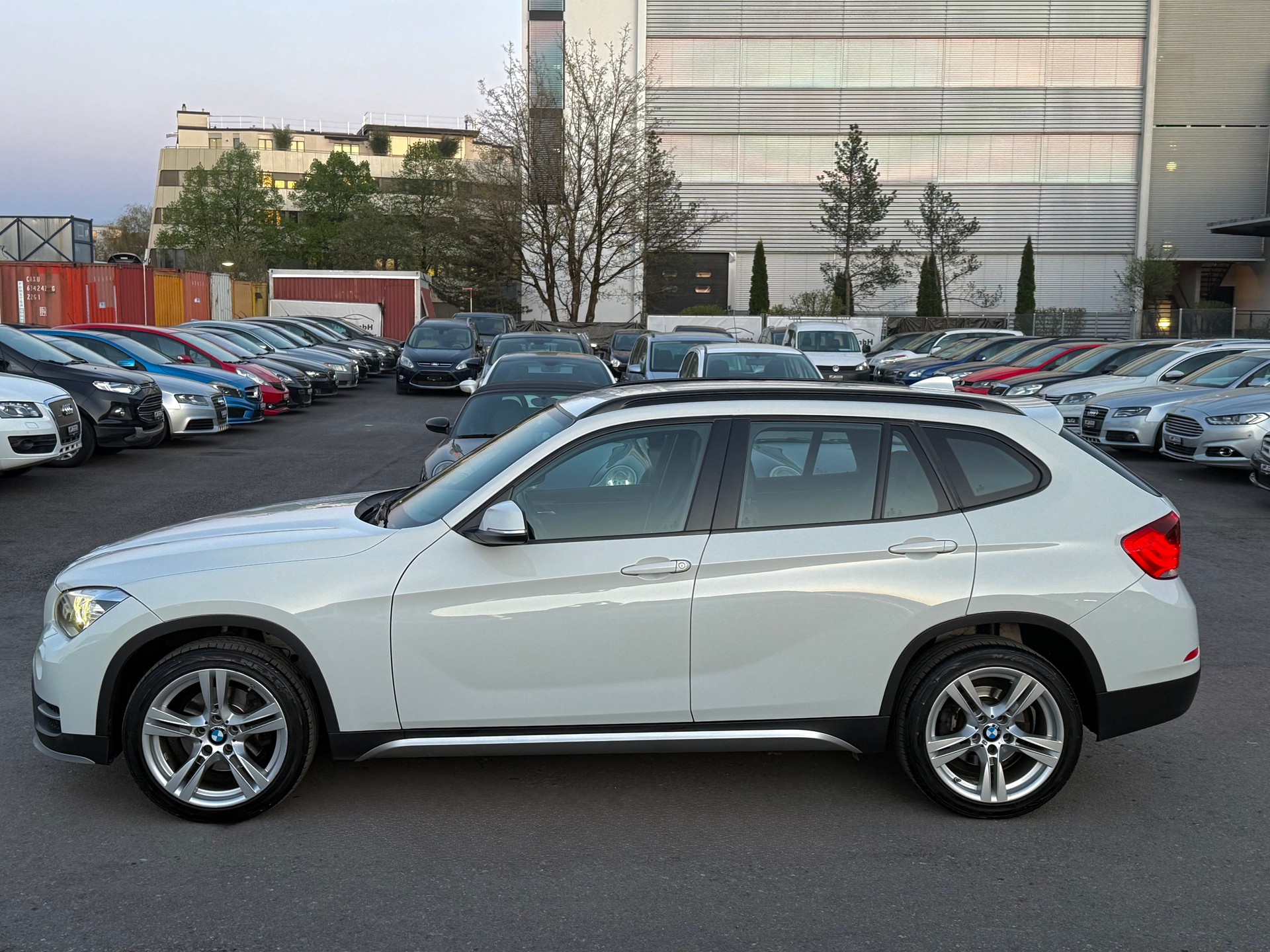BMW X1 xDrive 25d xLine Steptronic / Frisch ab MFK & Service / 1 Jahr Garantie / 1.Hand / 8-fach bereift-image-6