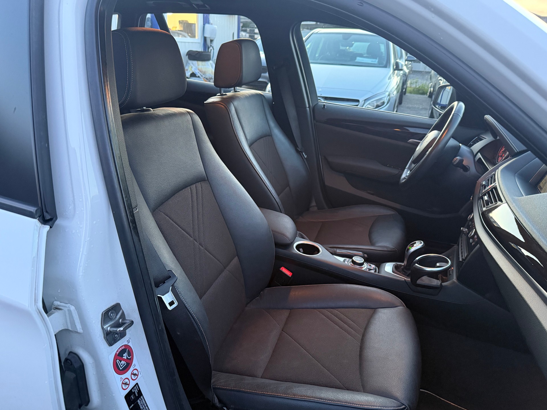 BMW X1 xDrive 25d xLine Steptronic / Frisch ab MFK & Service / 1 Jahr Garantie / 1.Hand / 8-fach bereift-image-8