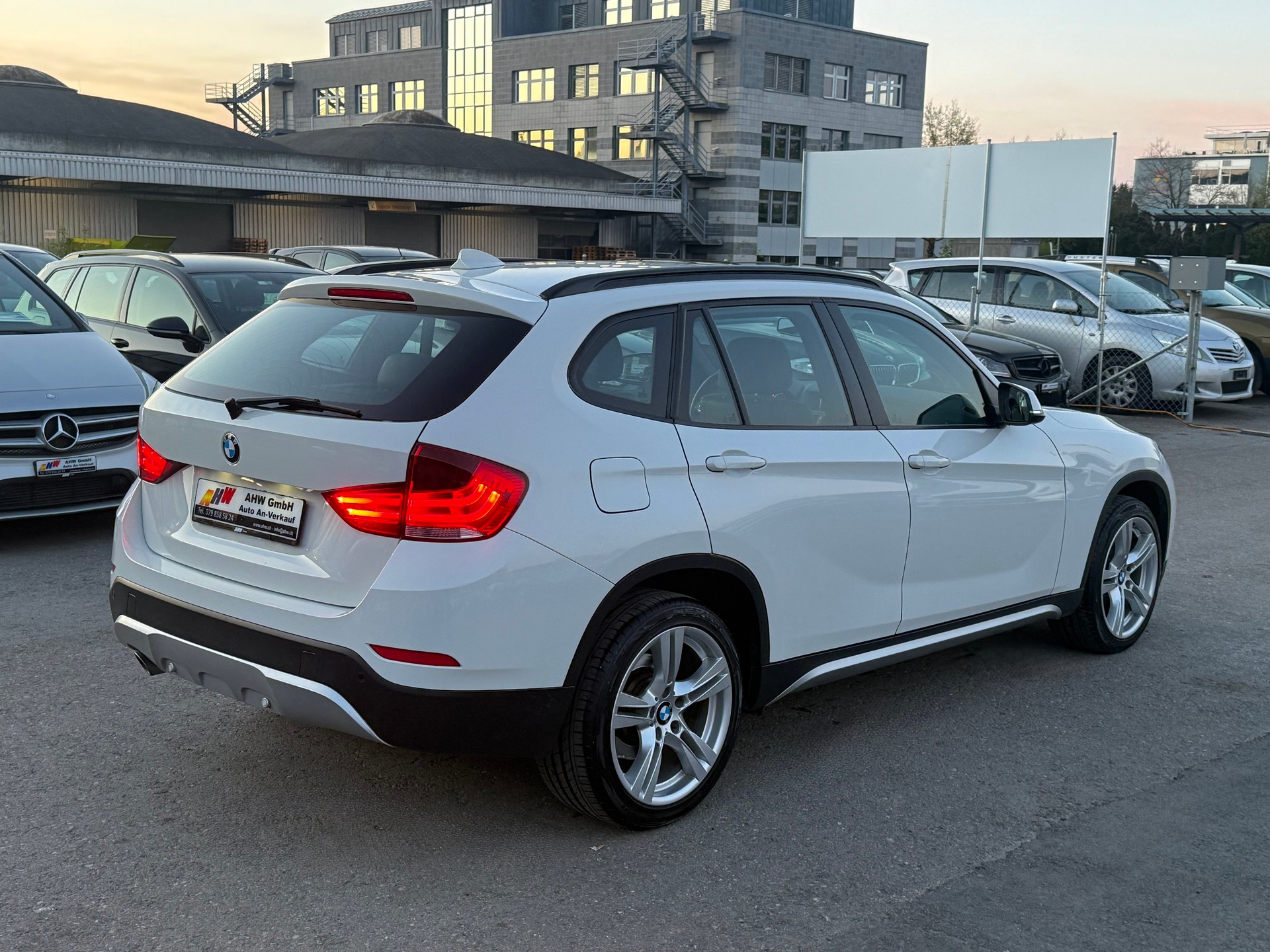 BMW X1 xDrive 25d xLine Steptronic / Frisch ab MFK & Service / 1 Jahr Garantie / 1.Hand / 8-fach bereift-image-3