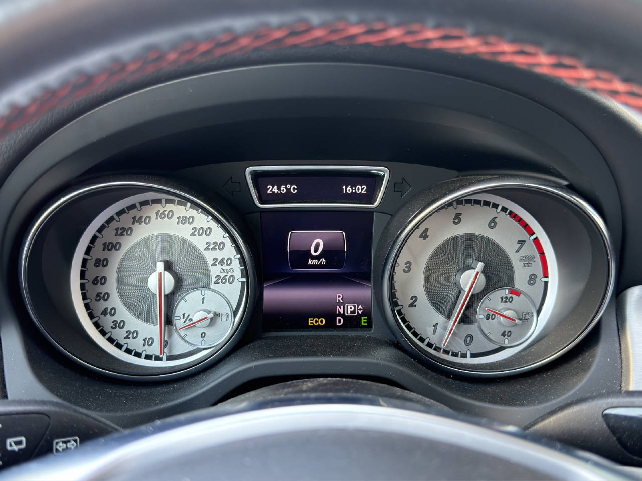 MERCEDES-BENZ GLA-Klasse X156 GLA 200 AMG Line-image-8