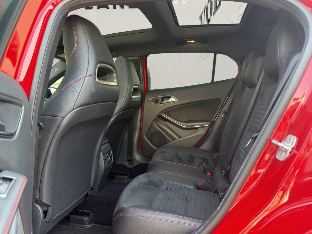 MERCEDES-BENZ GLA-Klasse X156 GLA 200 AMG Line-image-9