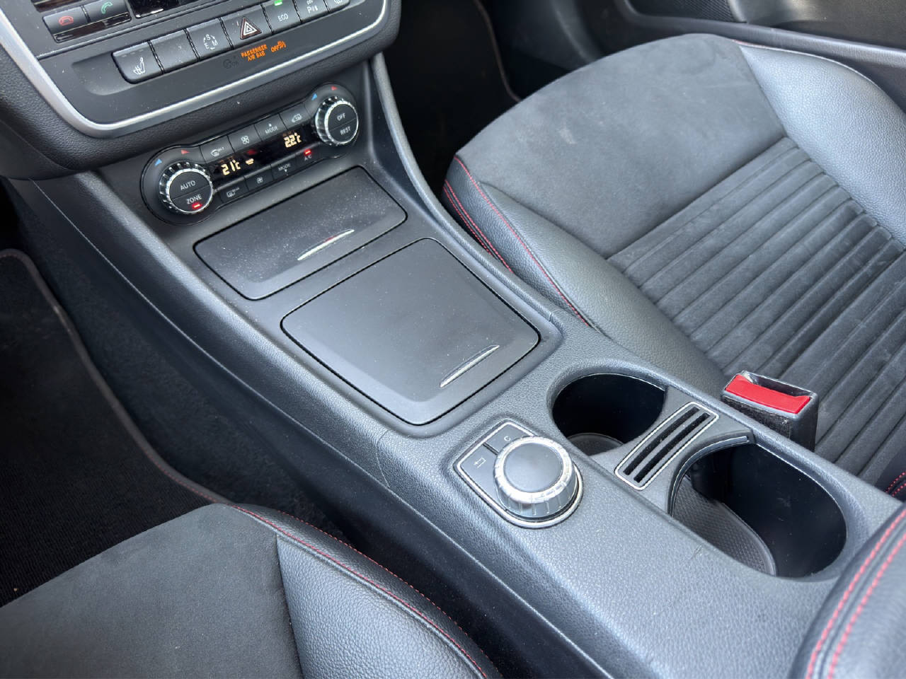 MERCEDES-BENZ GLA-Klasse X156 GLA 200 AMG Line-image-7