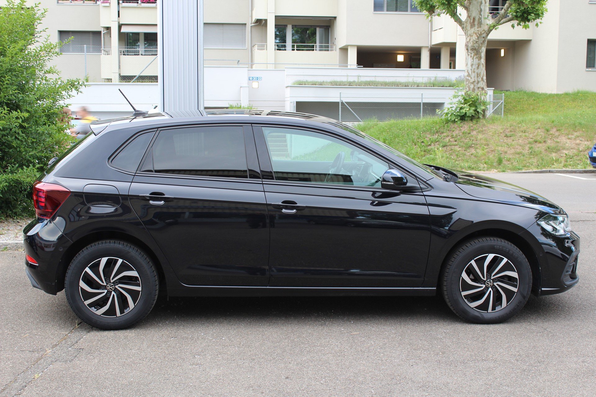VW Polo 1.0 TSI Life DSG-image-2