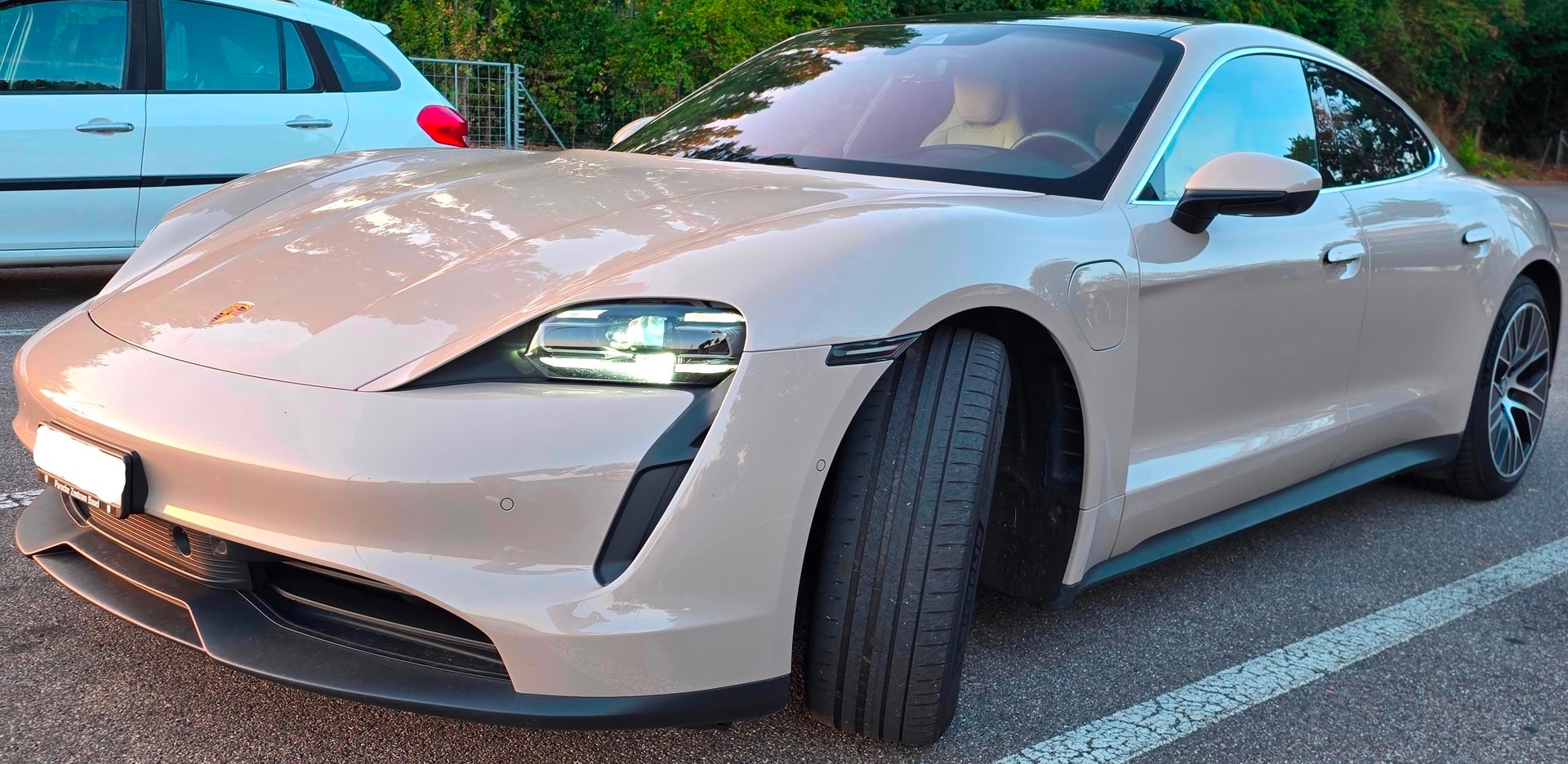 PORSCHE Taycan 4S Performancebatterie Plus (93,4 kWh)