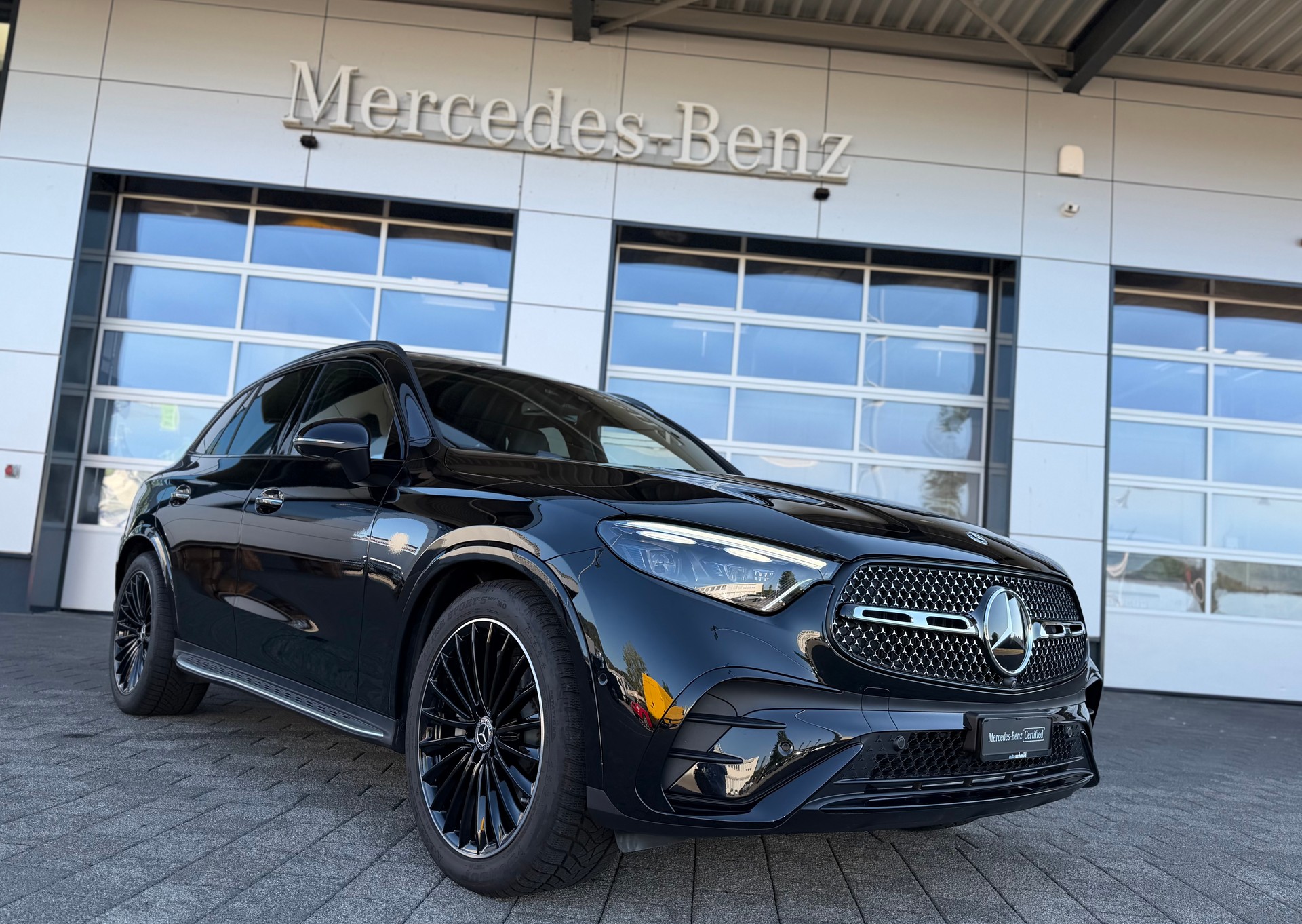 MERCEDES-BENZ GLC 300 AMG Line 4Matic 9G-Tronic
