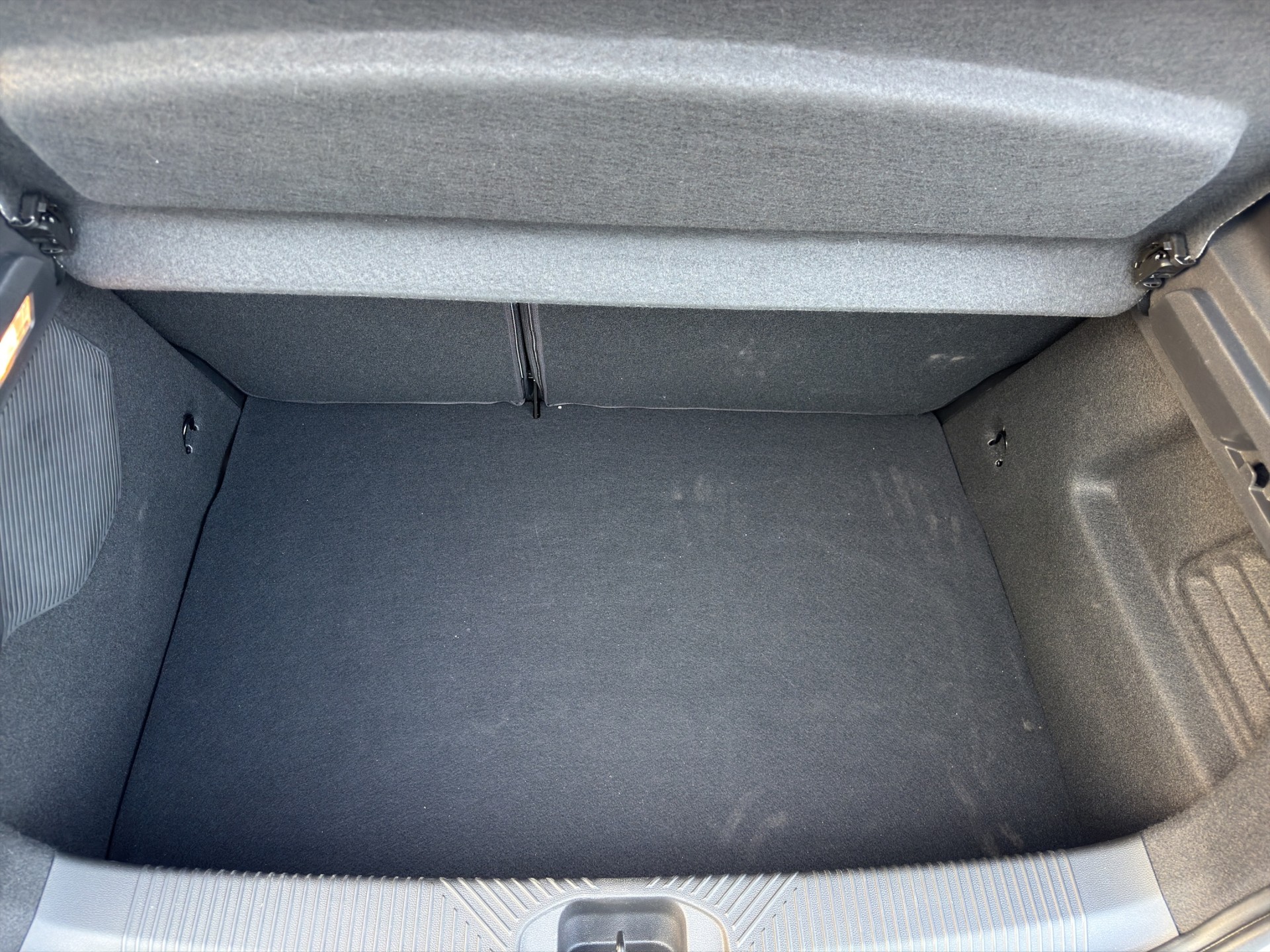 RENAULT Clio 1.8 E-Tech Esprit Alpine-image-10