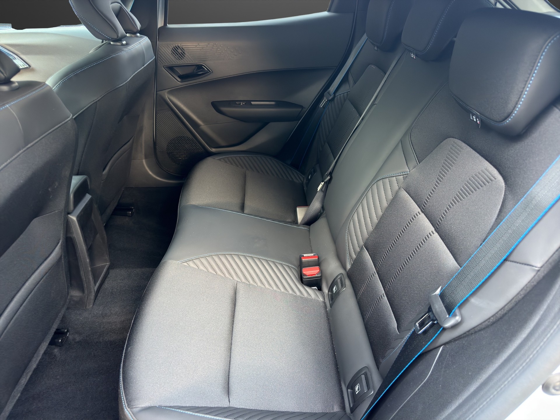 RENAULT Clio 1.8 E-Tech Esprit Alpine-image-9