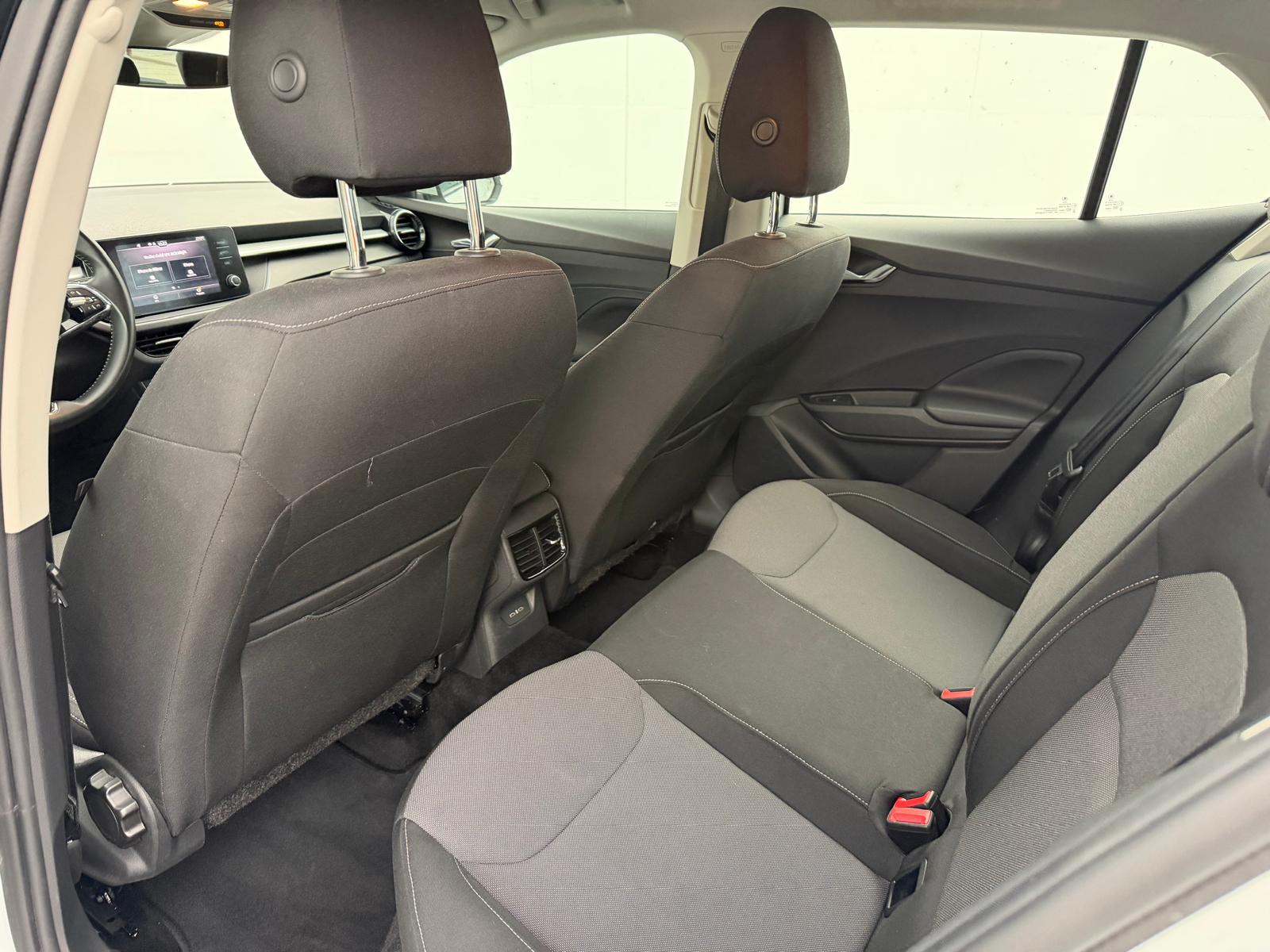 SKODA Fabia 1.0 TSI Ambition DSG-image-9