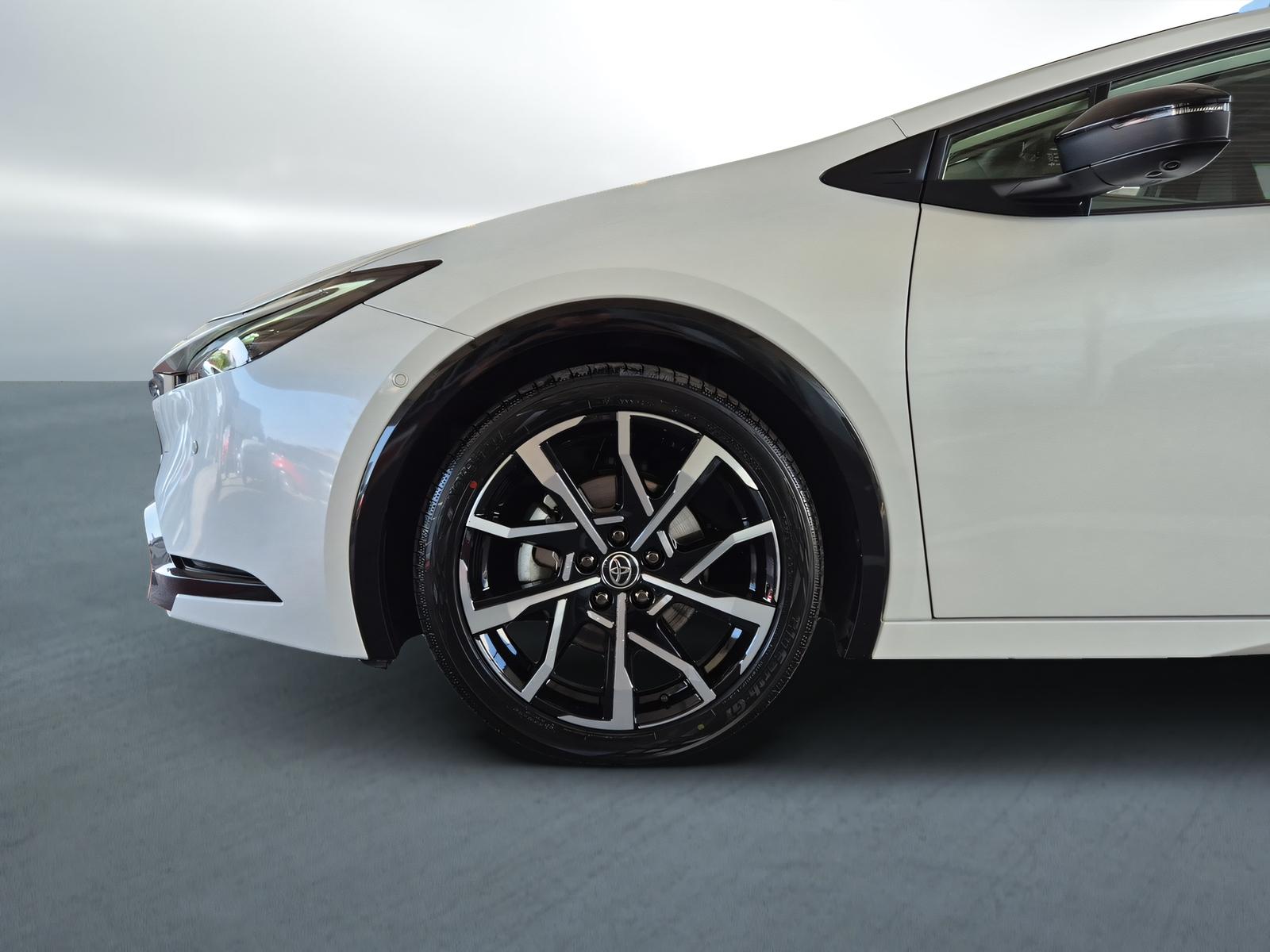 TOYOTA Prius 2.0 Plug-In-Hybrid Premium-image-17