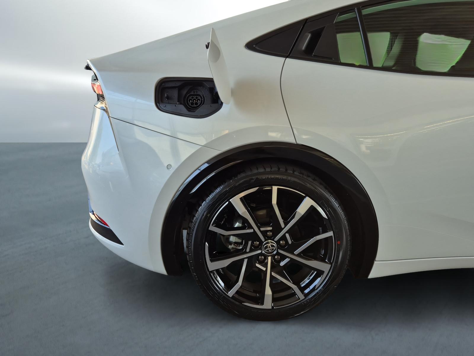 TOYOTA Prius 2.0 Plug-In-Hybrid Premium-image-15