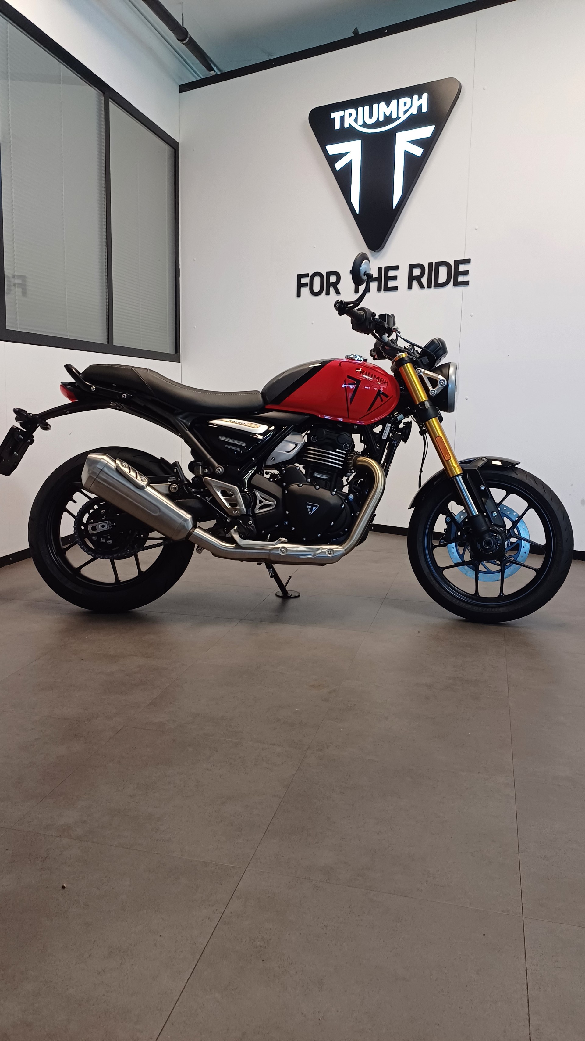 TRIUMPH Speed 400-image-1