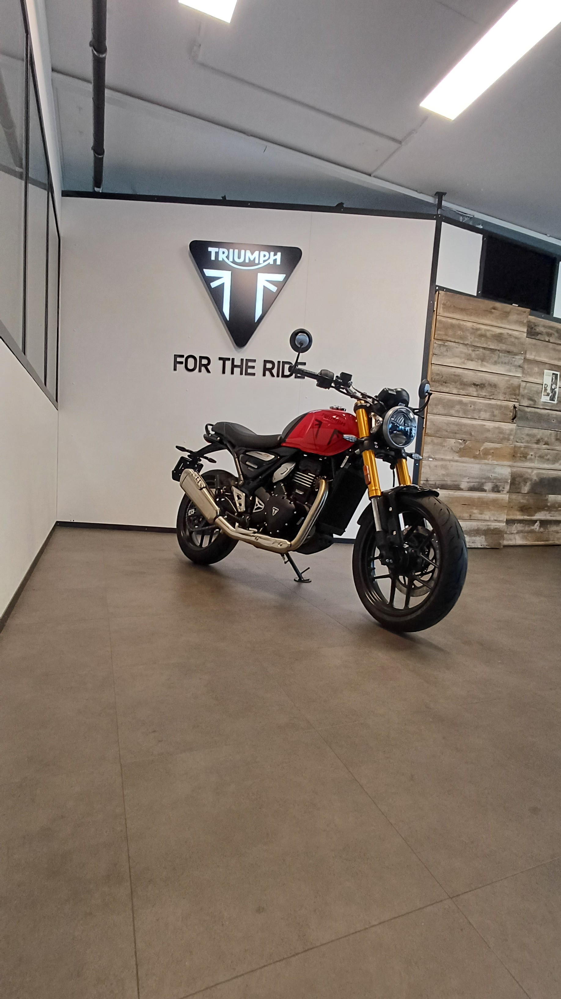 TRIUMPH Speed 400