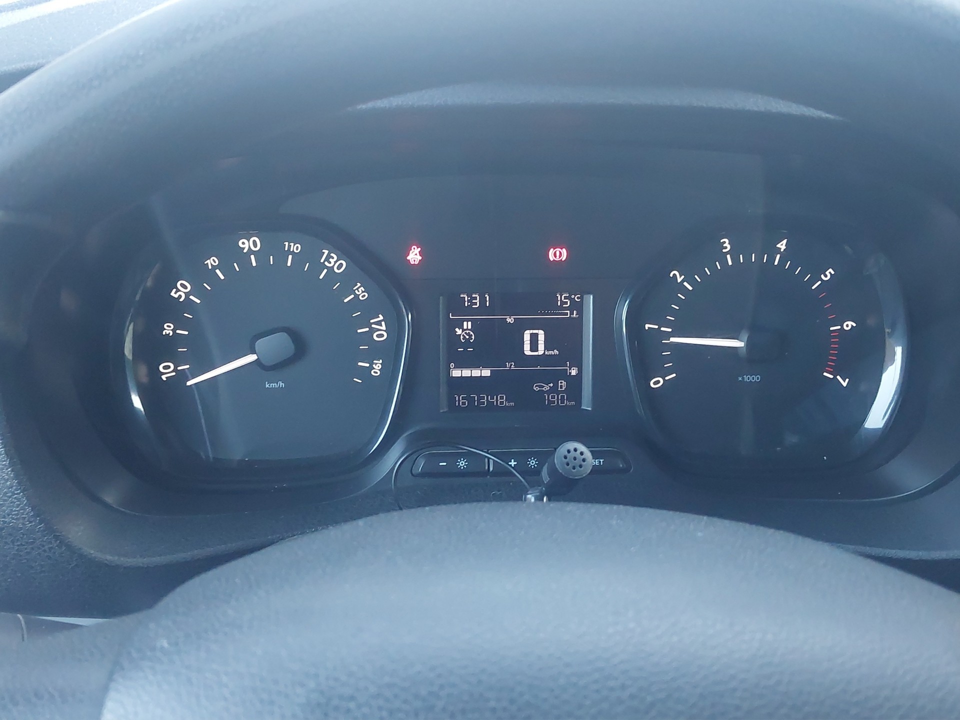 TOYOTA PROACE Van L2 2.0 D Terra 4x4-image-8