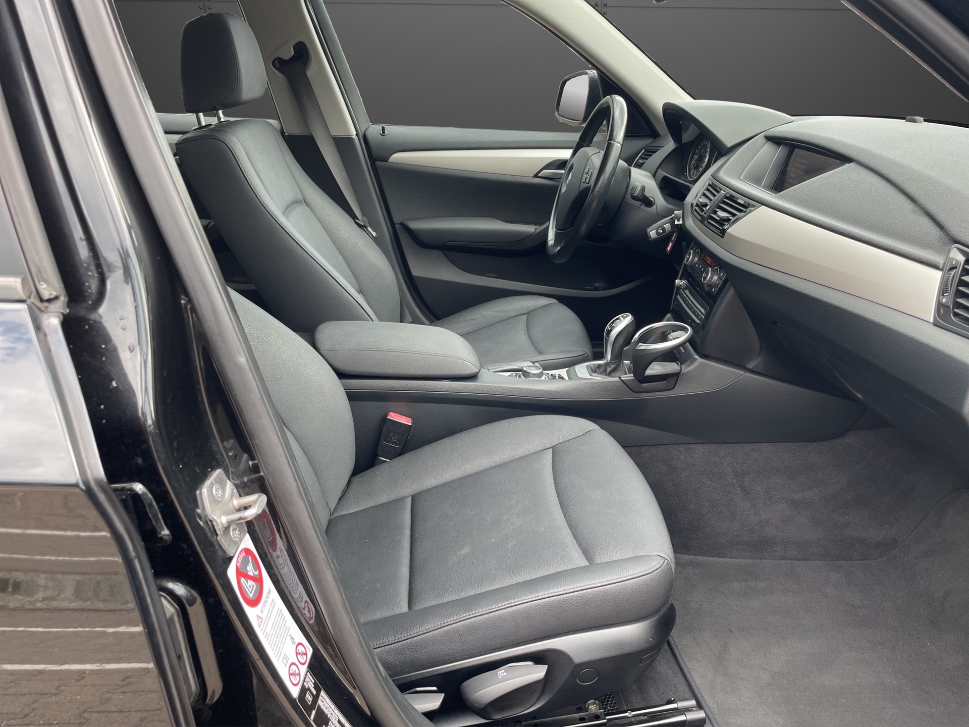 BMW X1 xDrive 20d Steptronic-image-15