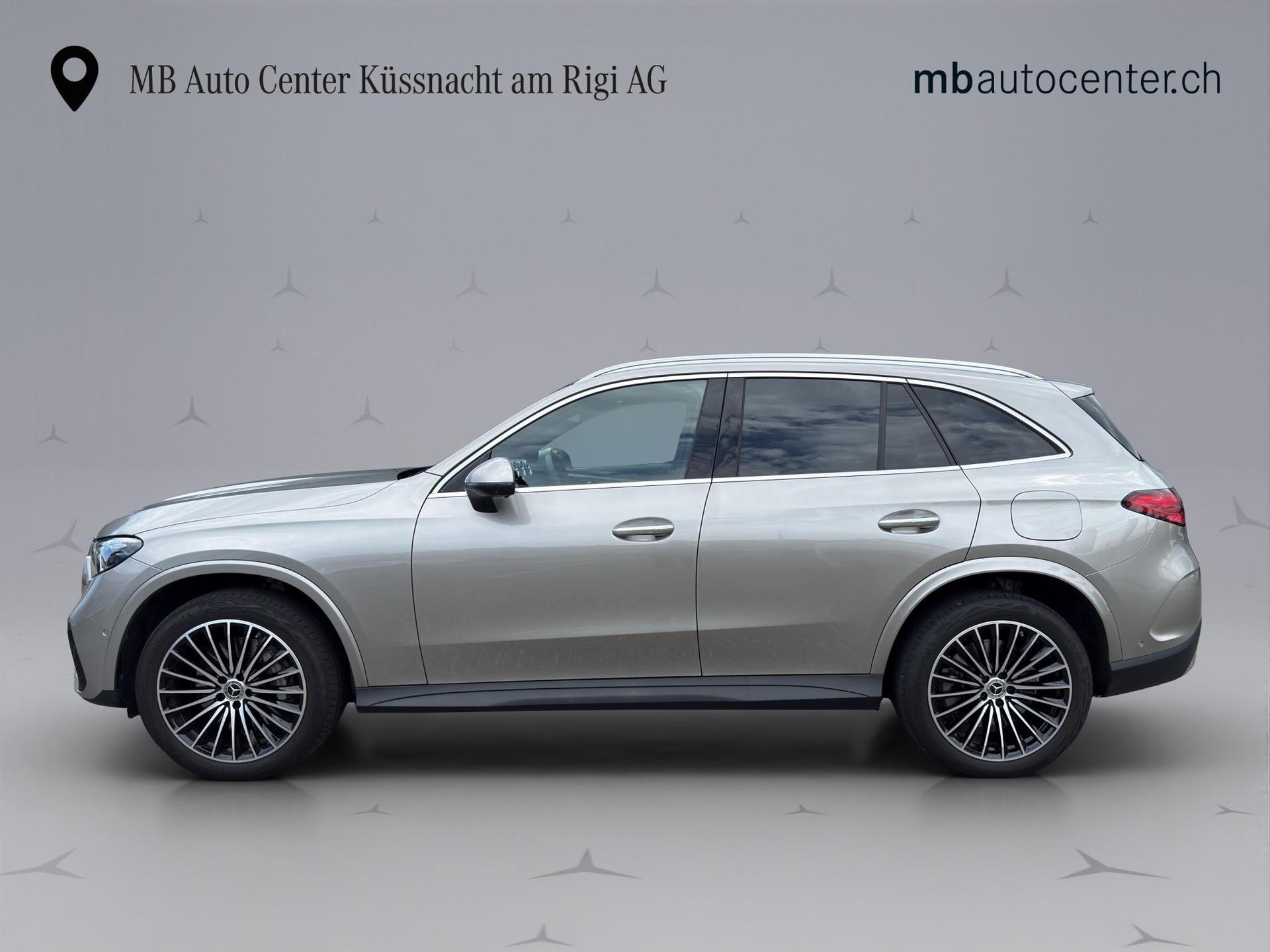 MERCEDES-BENZ GLC 400 e AMG Line 4matic-image-2