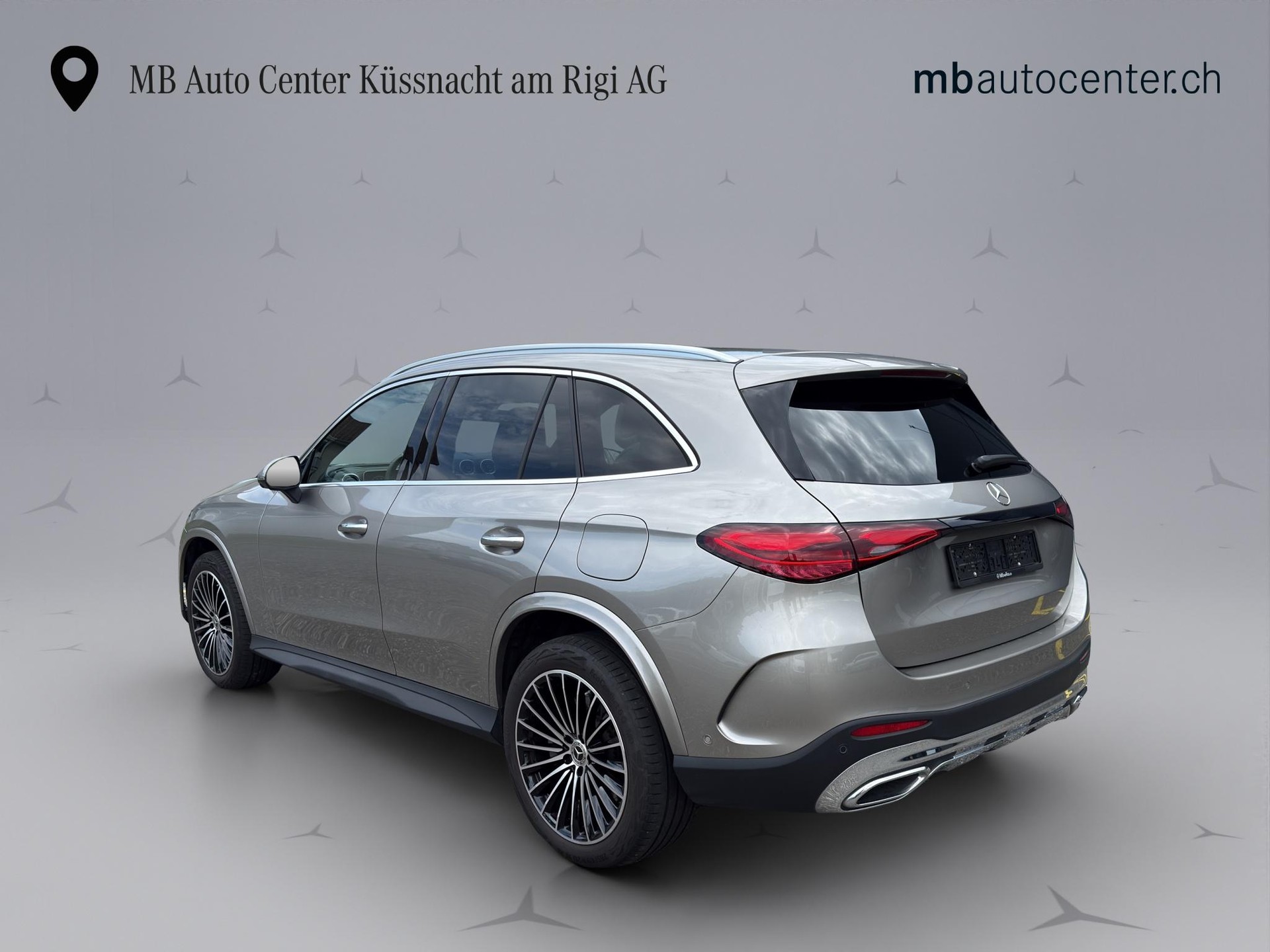 MERCEDES-BENZ GLC 400 e AMG Line 4matic-image-3