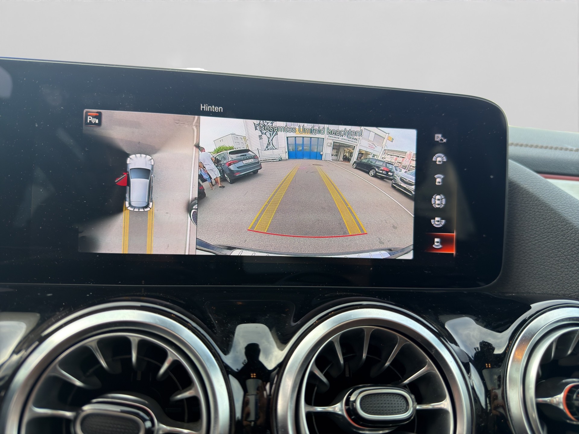 MERCEDES-BENZ GLA 250 4Matic Progressive 8G-DCT-image-11