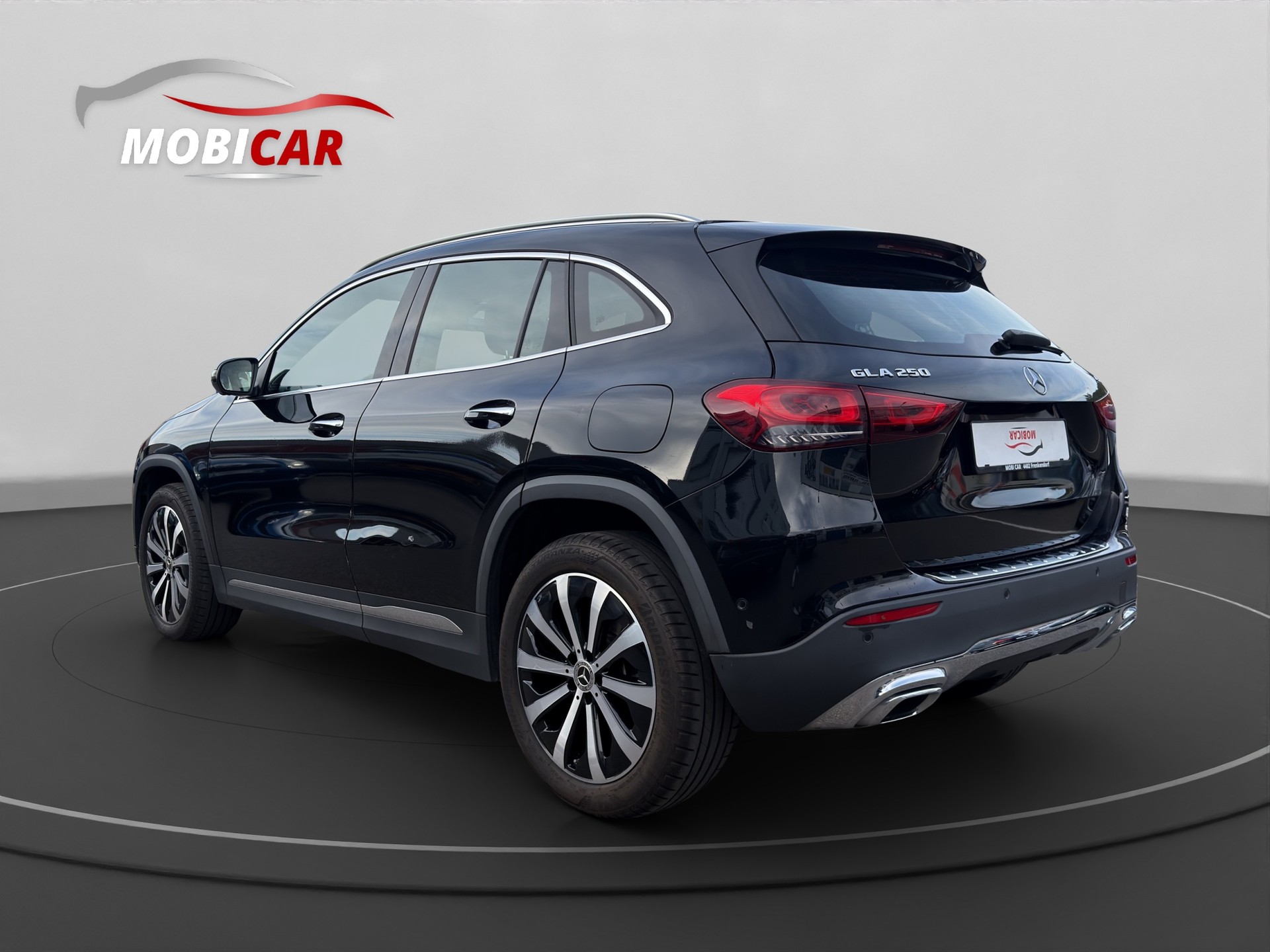 MERCEDES-BENZ GLA 250 4Matic Progressive 8G-DCT-image-2