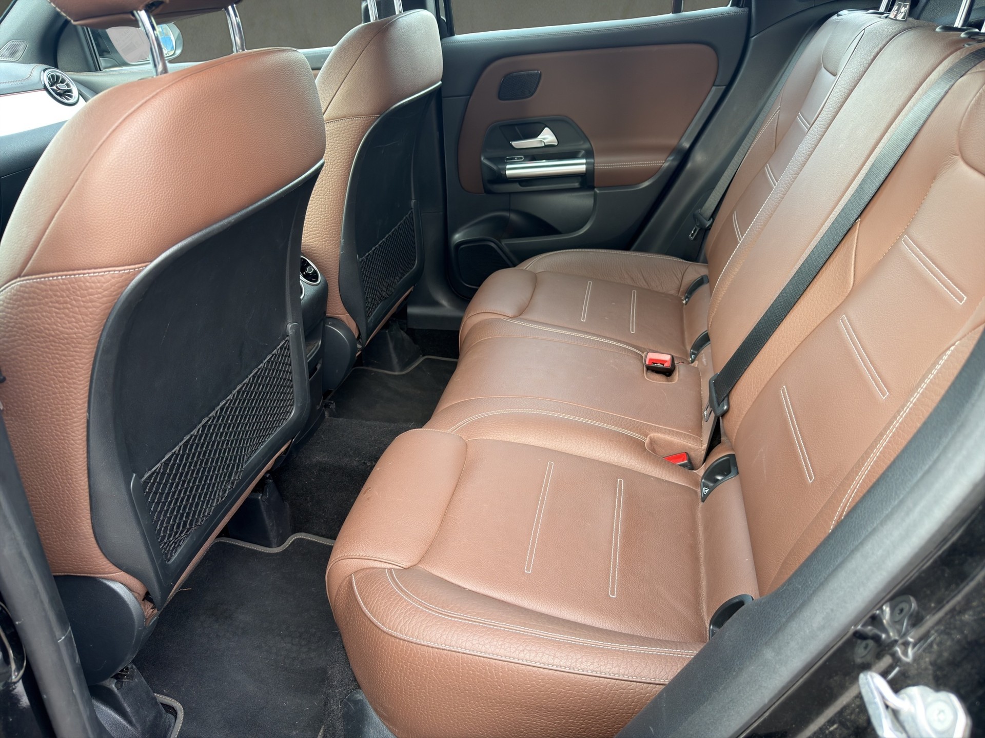 MERCEDES-BENZ GLA 250 4Matic Progressive 8G-DCT-image-13