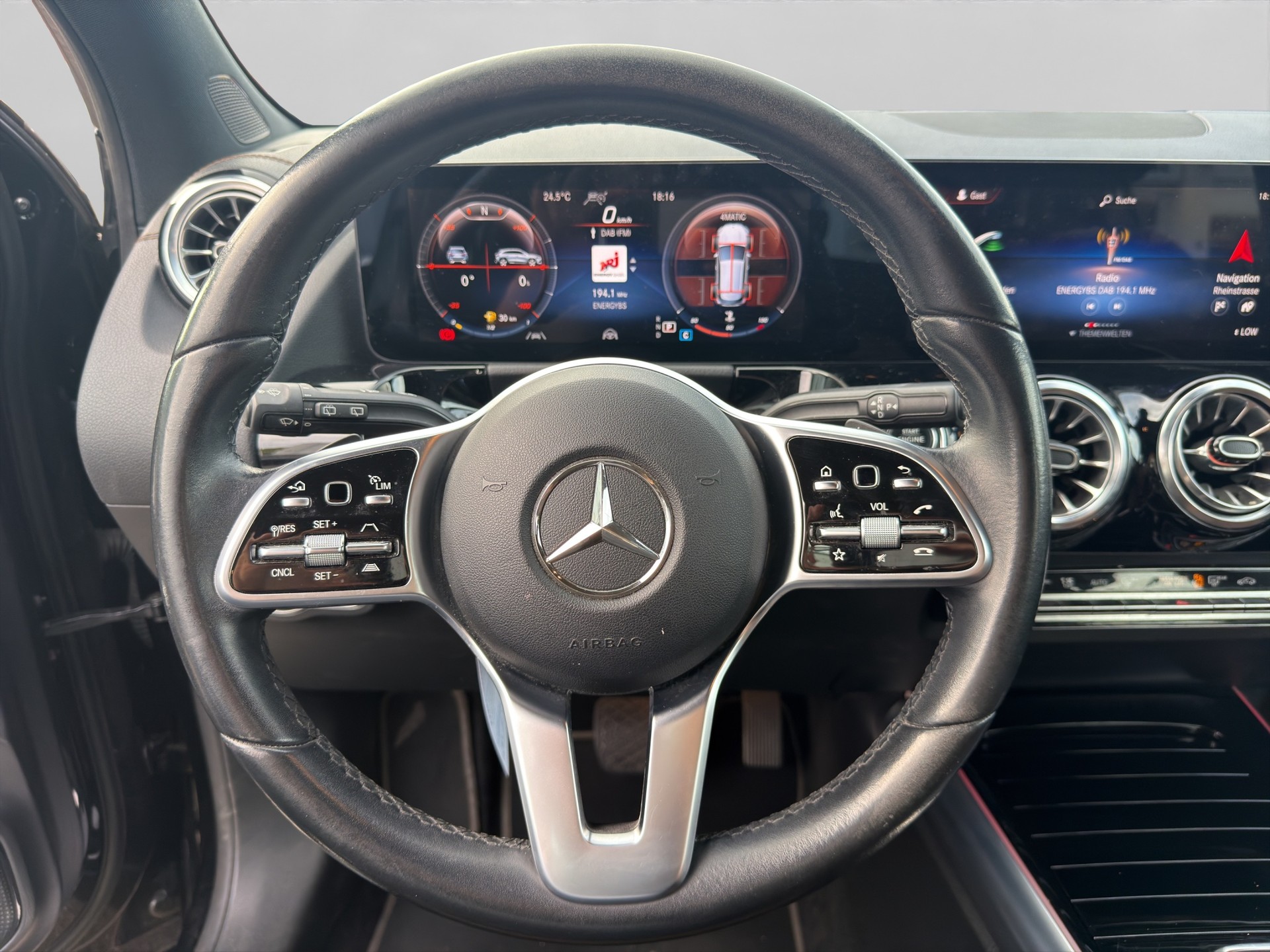 MERCEDES-BENZ GLA 250 4Matic Progressive 8G-DCT-image-10