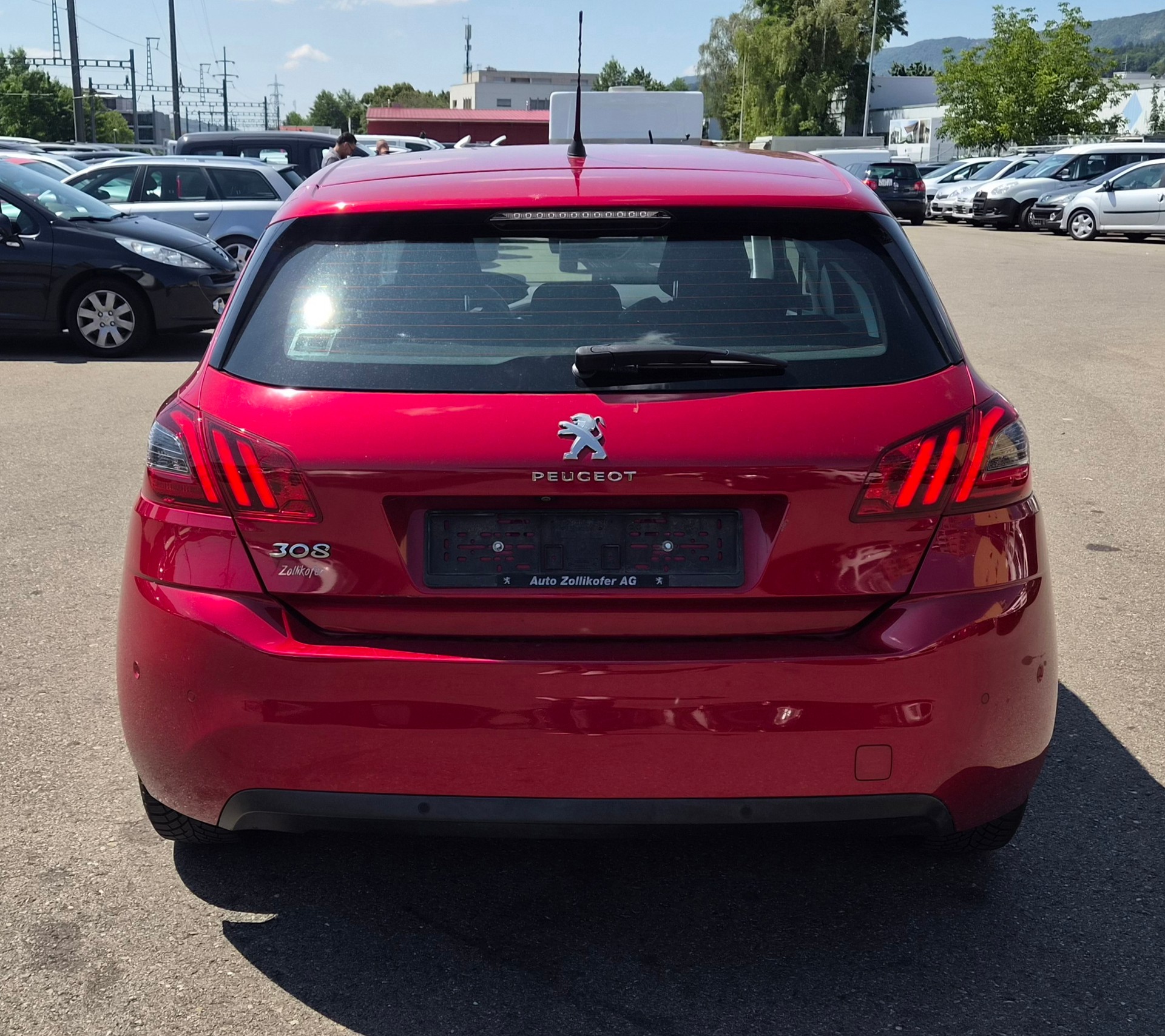 PEUGEOT 308 1.5 HDi STT Allure-image-4