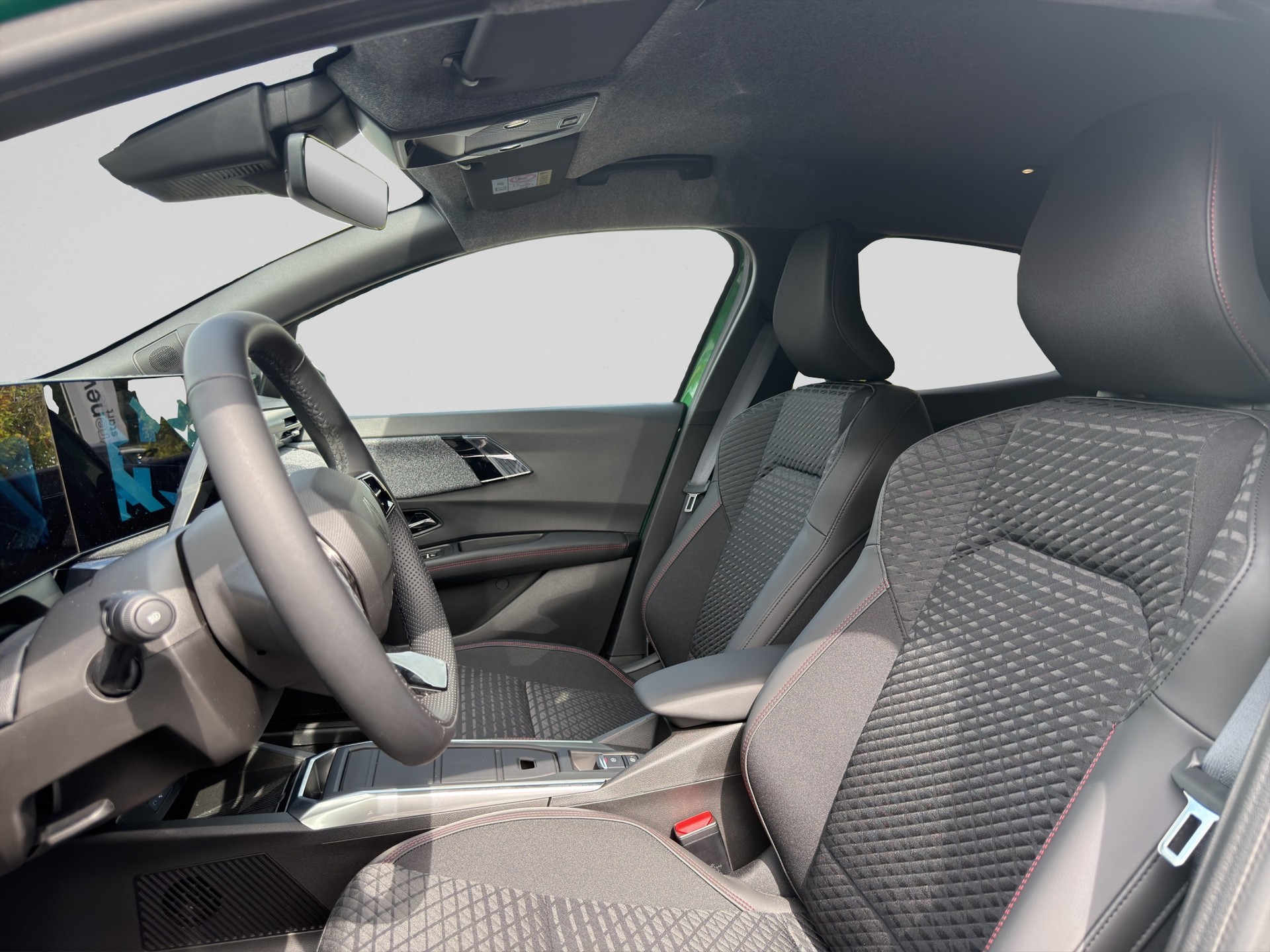 RENAULT Clio 1.8 E-Tech Techno-image-8