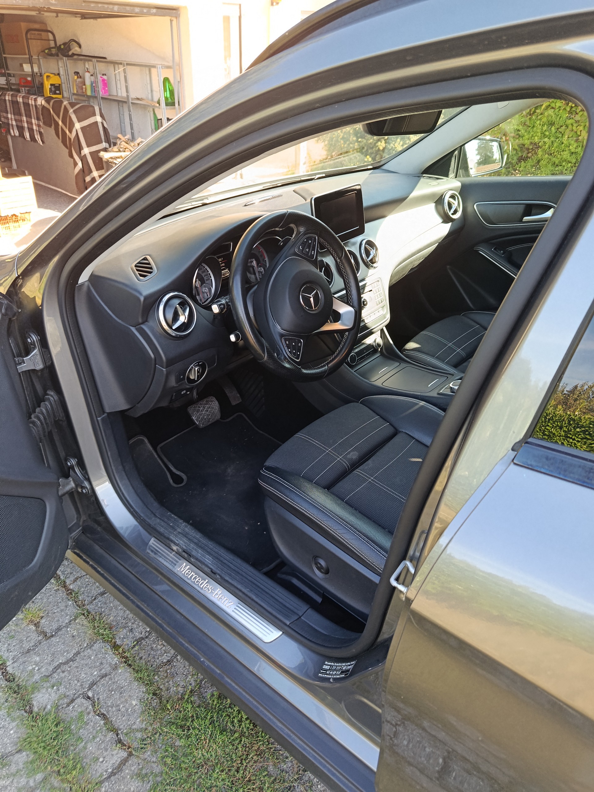 MERCEDES-BENZ GLA 200 Night Star-image-5