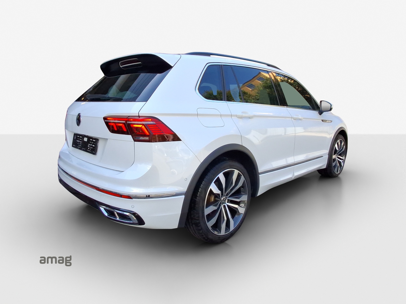 VW Tiguan 2.0 TDI SCR R-Line 4Motion DSG-image-4