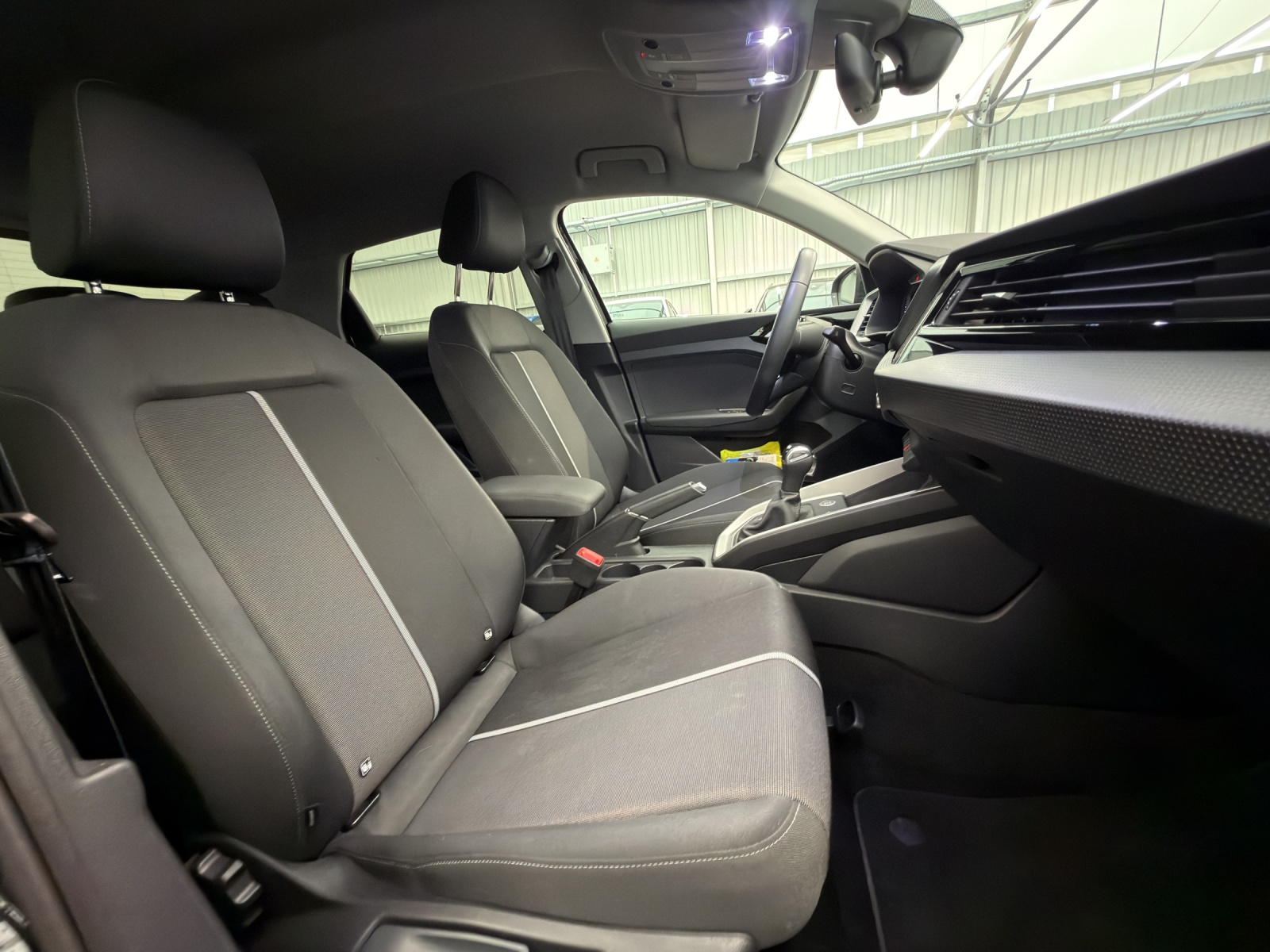 AUDI A1 Sportback 35 TFSI Intense S-tronic - Navi - LED-Scheinwerfer - Rückfahrkamera-image-11
