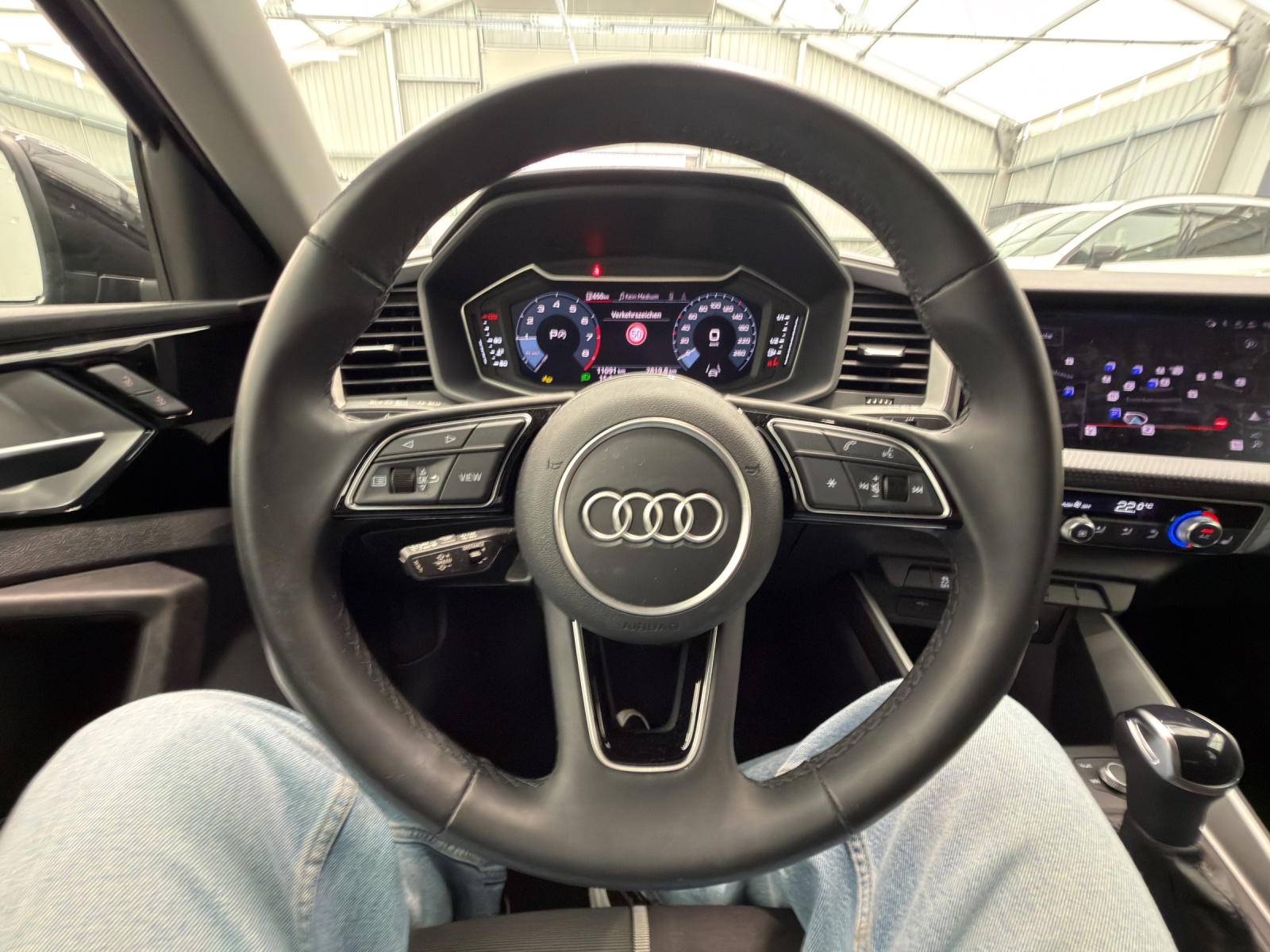 AUDI A1 Sportback 35 TFSI Intense S-tronic - Navi - LED-Scheinwerfer - Rückfahrkamera-image-7