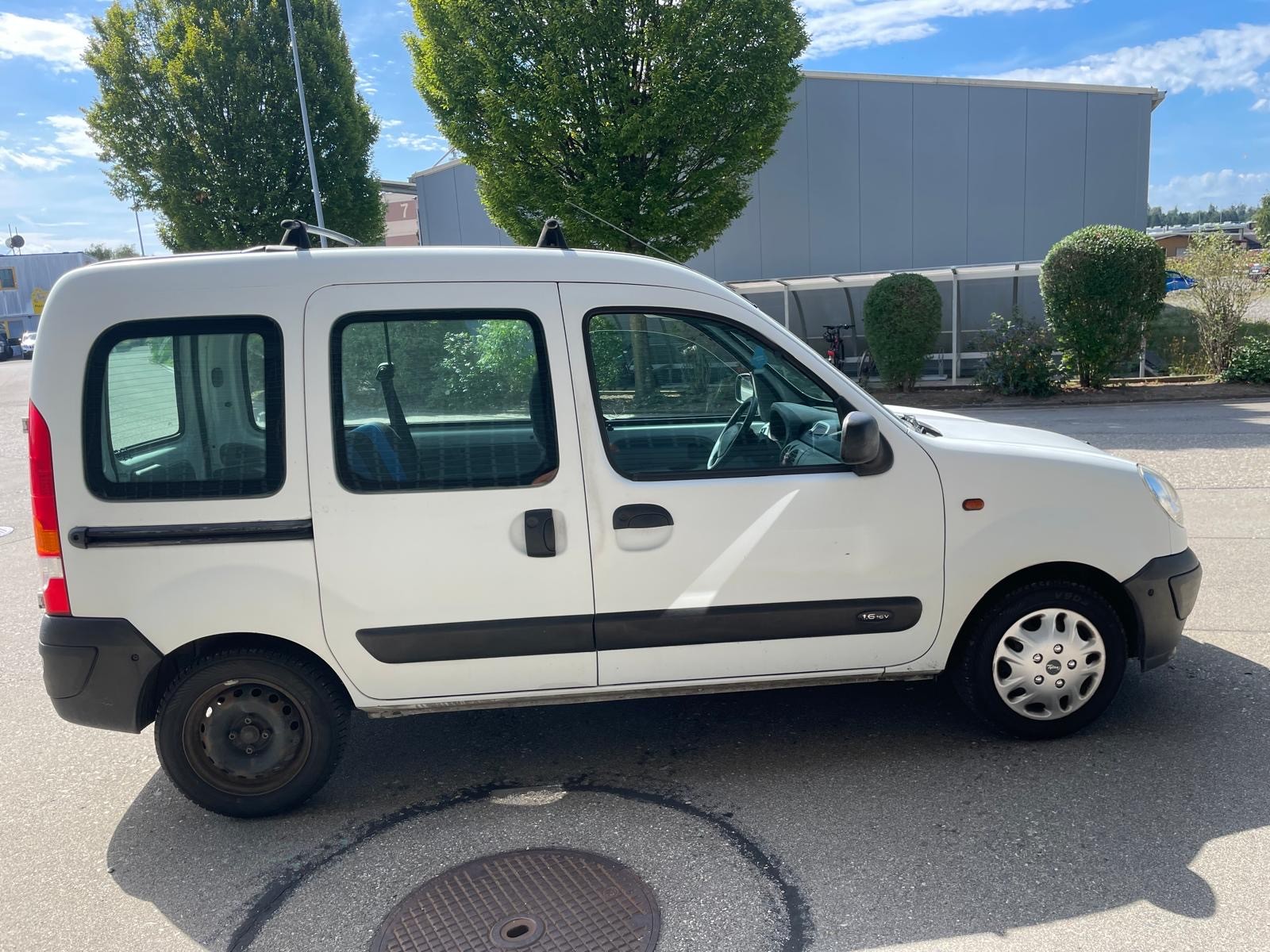 RENAULT Kangoo 1.6 16V Privilège-image-2