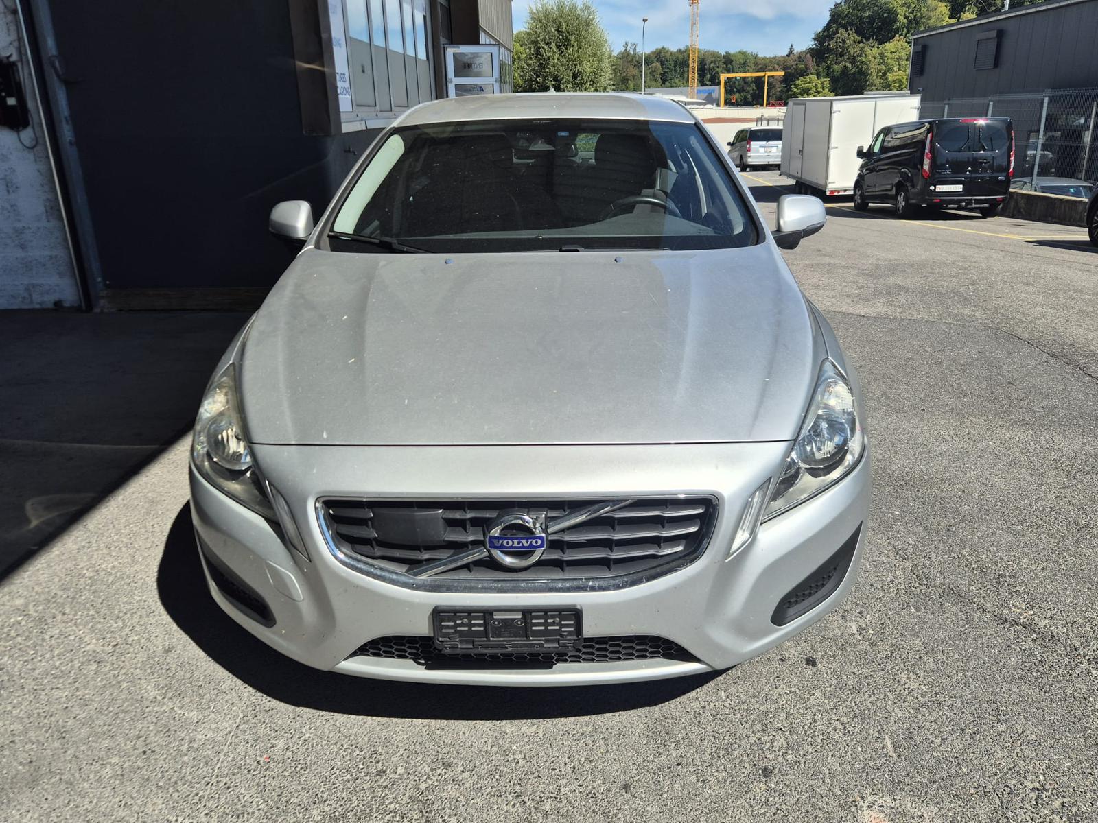 VOLVO S60 D3-image-1