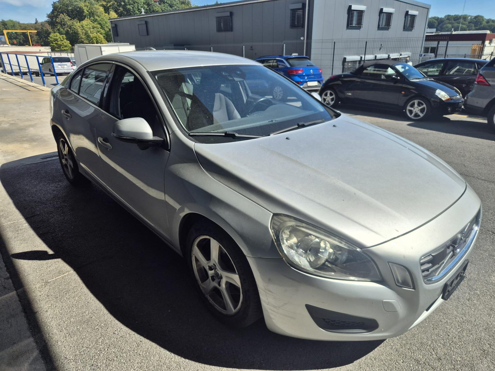 VOLVO S60 D3-image-2