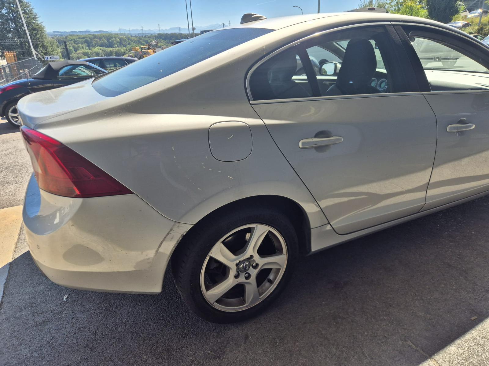 VOLVO S60 D3-image-5