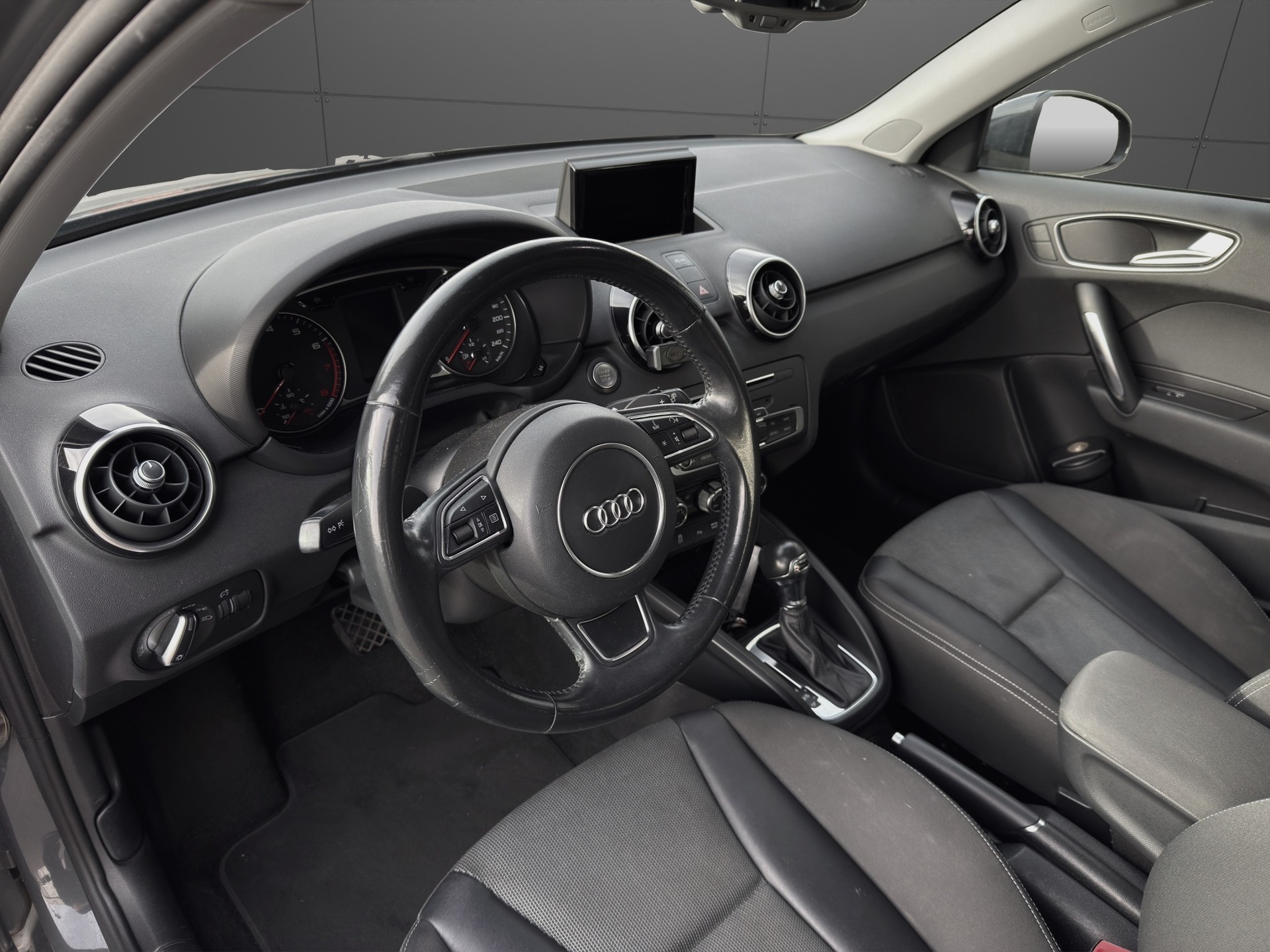 AUDI A1 Sportback 1.4 TFSI Sport S-tronic-image-6
