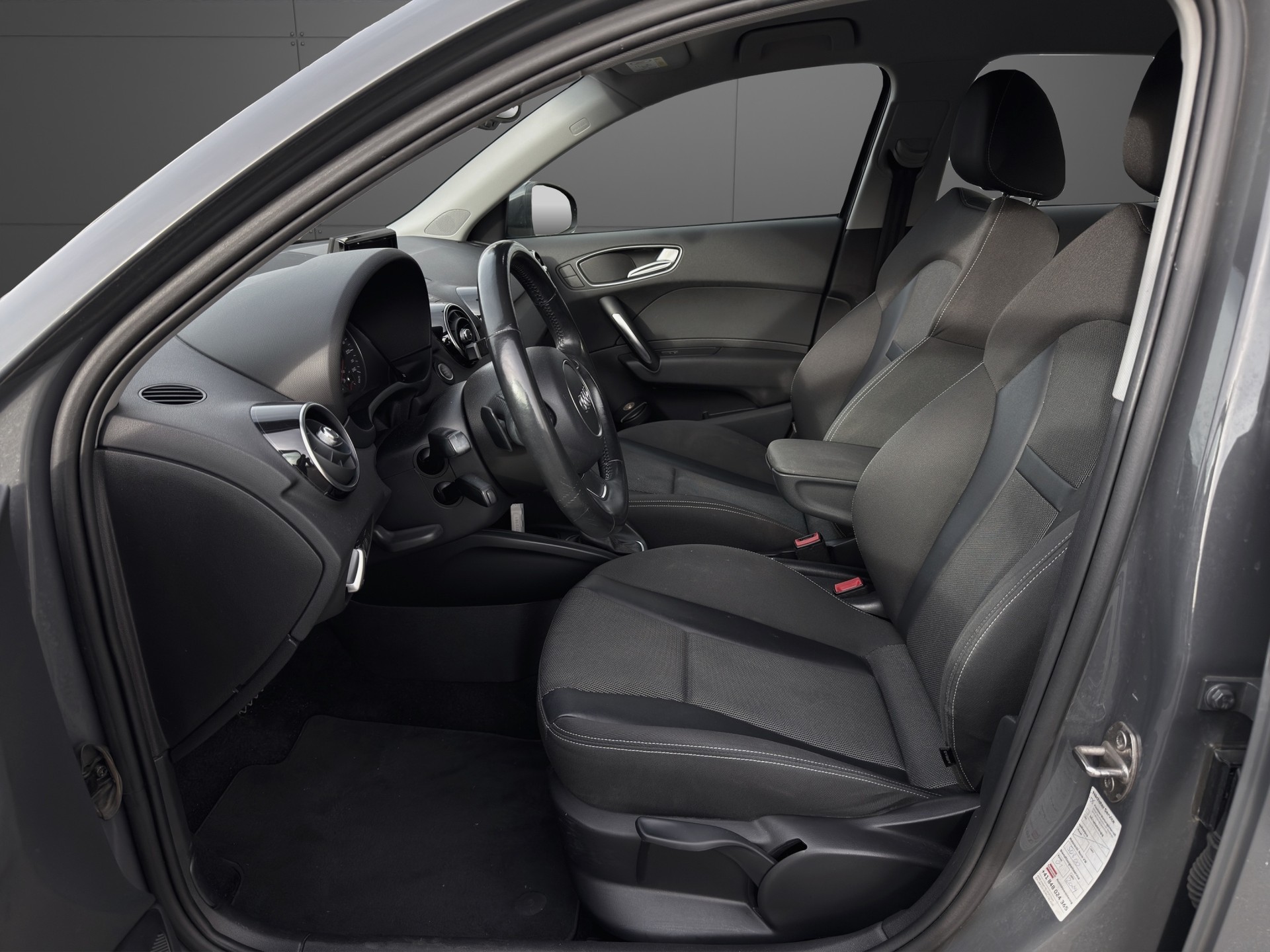 AUDI A1 Sportback 1.4 TFSI Sport S-tronic-image-5