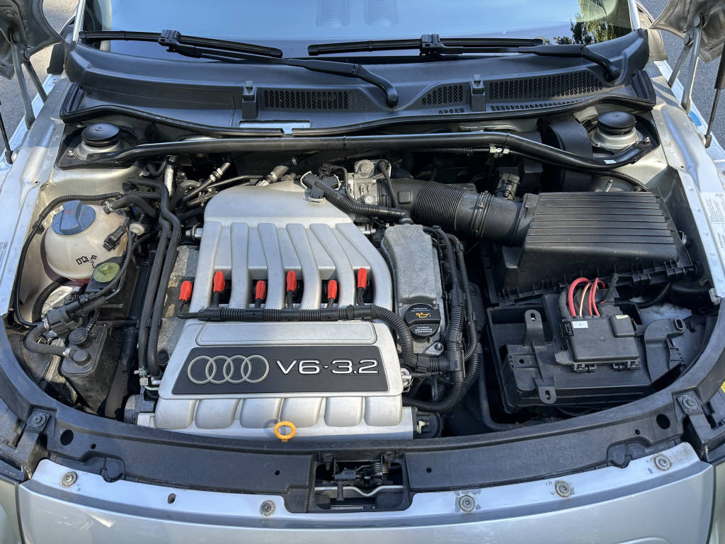 AUDI TT Coupé 3.2 V6 quattro DSG-image-13