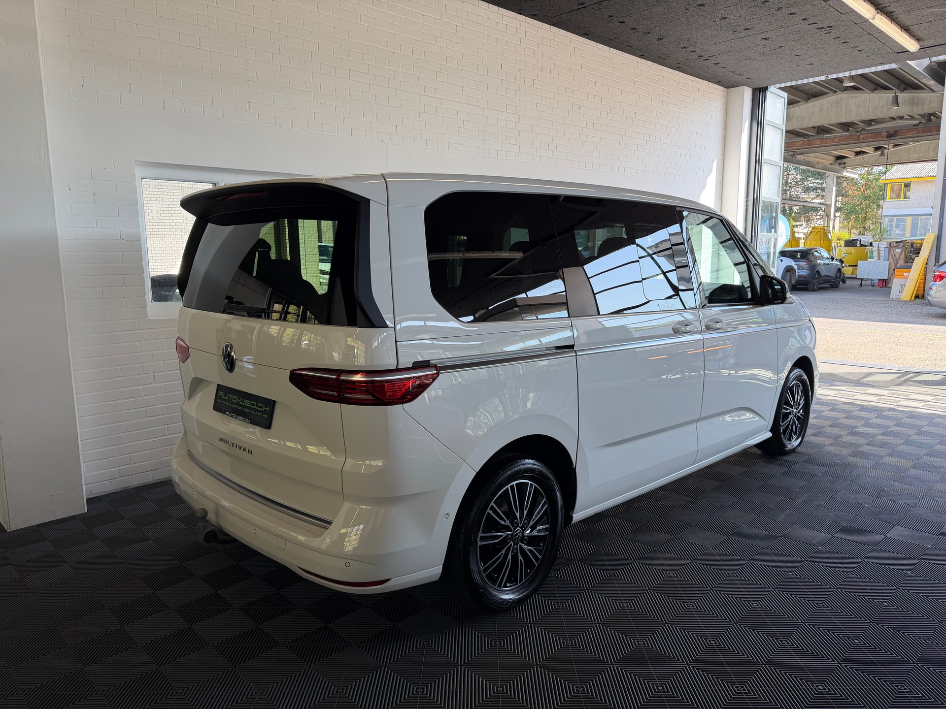 VW Multivan 2.0 TSI Style DSG * 204 PS *-image-2