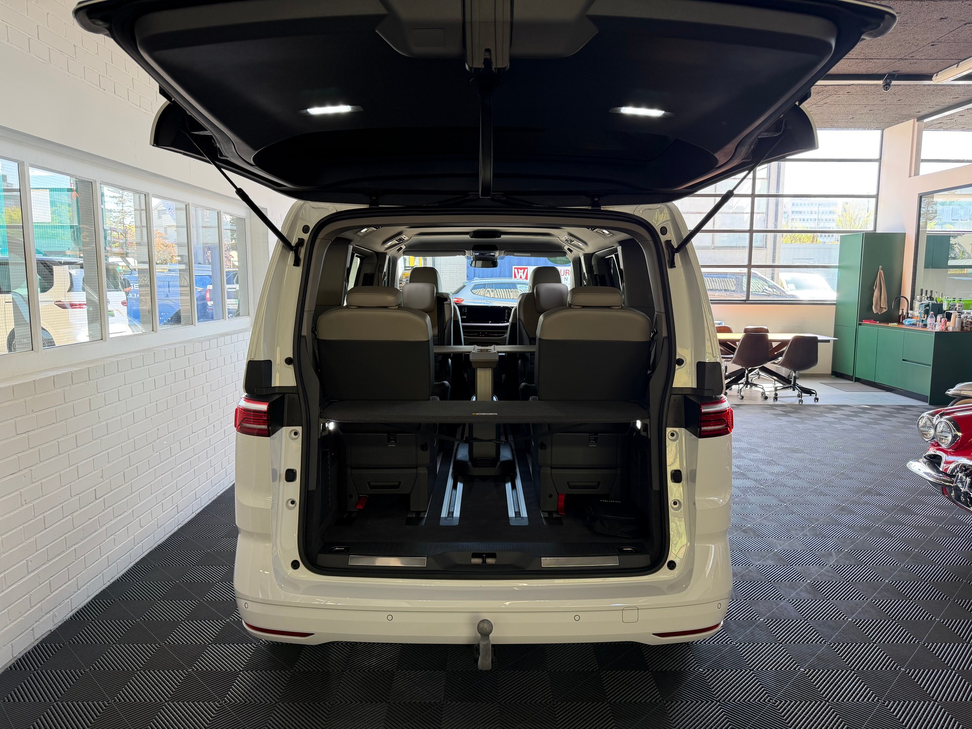VW Multivan 2.0 TSI Style DSG * 204 PS *-image-11