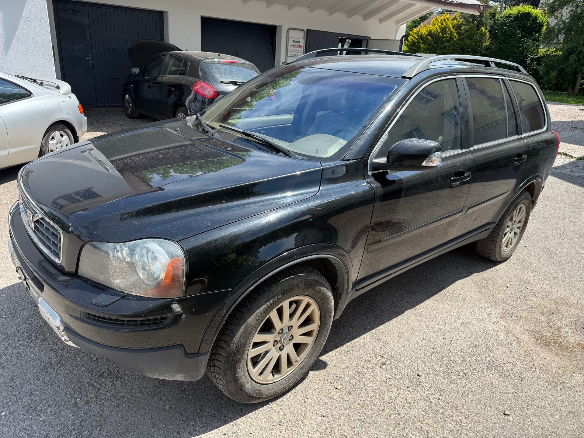 VOLVO XC90 D5 AWD Momentum-image-1