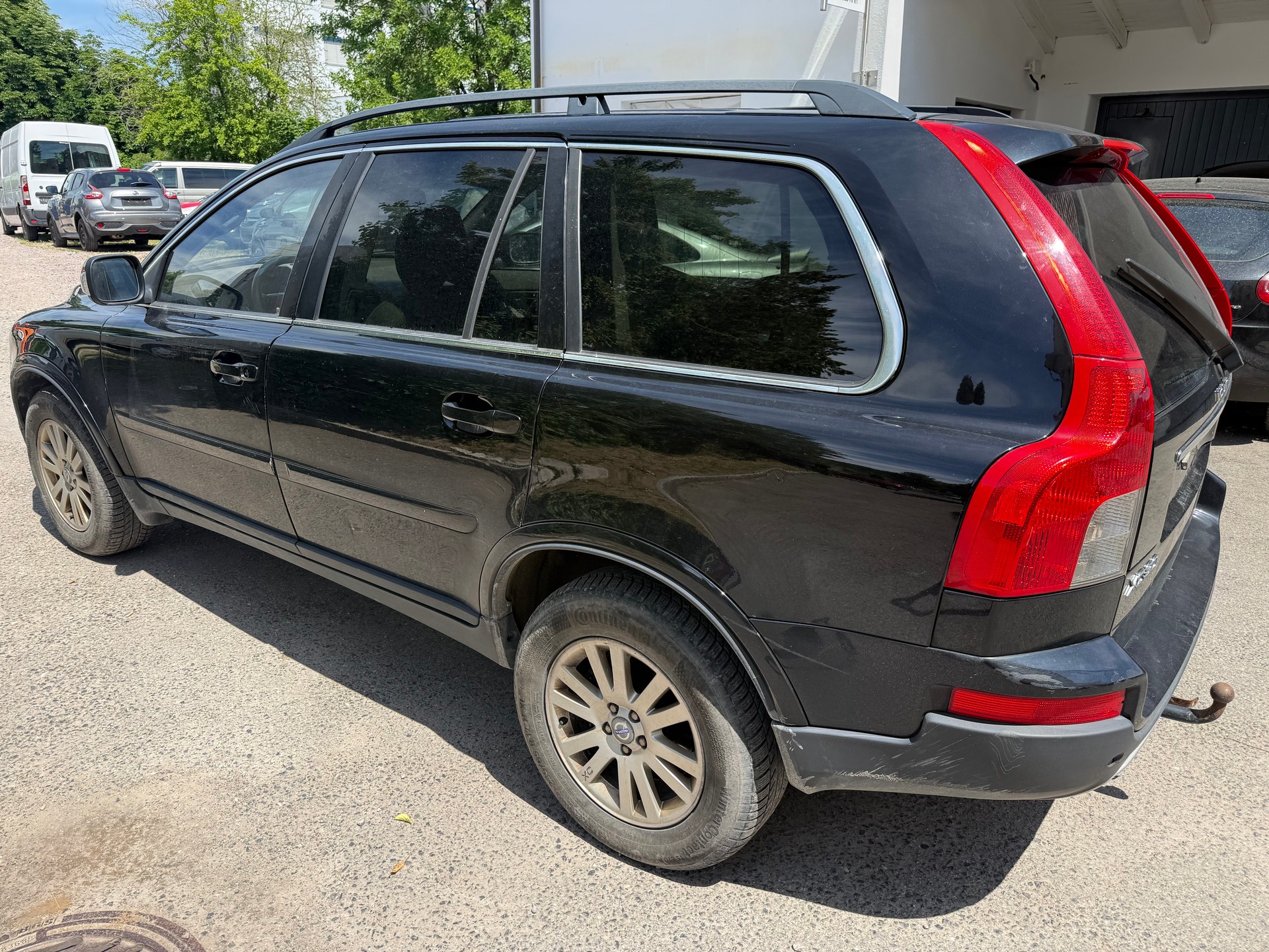 VOLVO XC90 D5 AWD Momentum-image-2