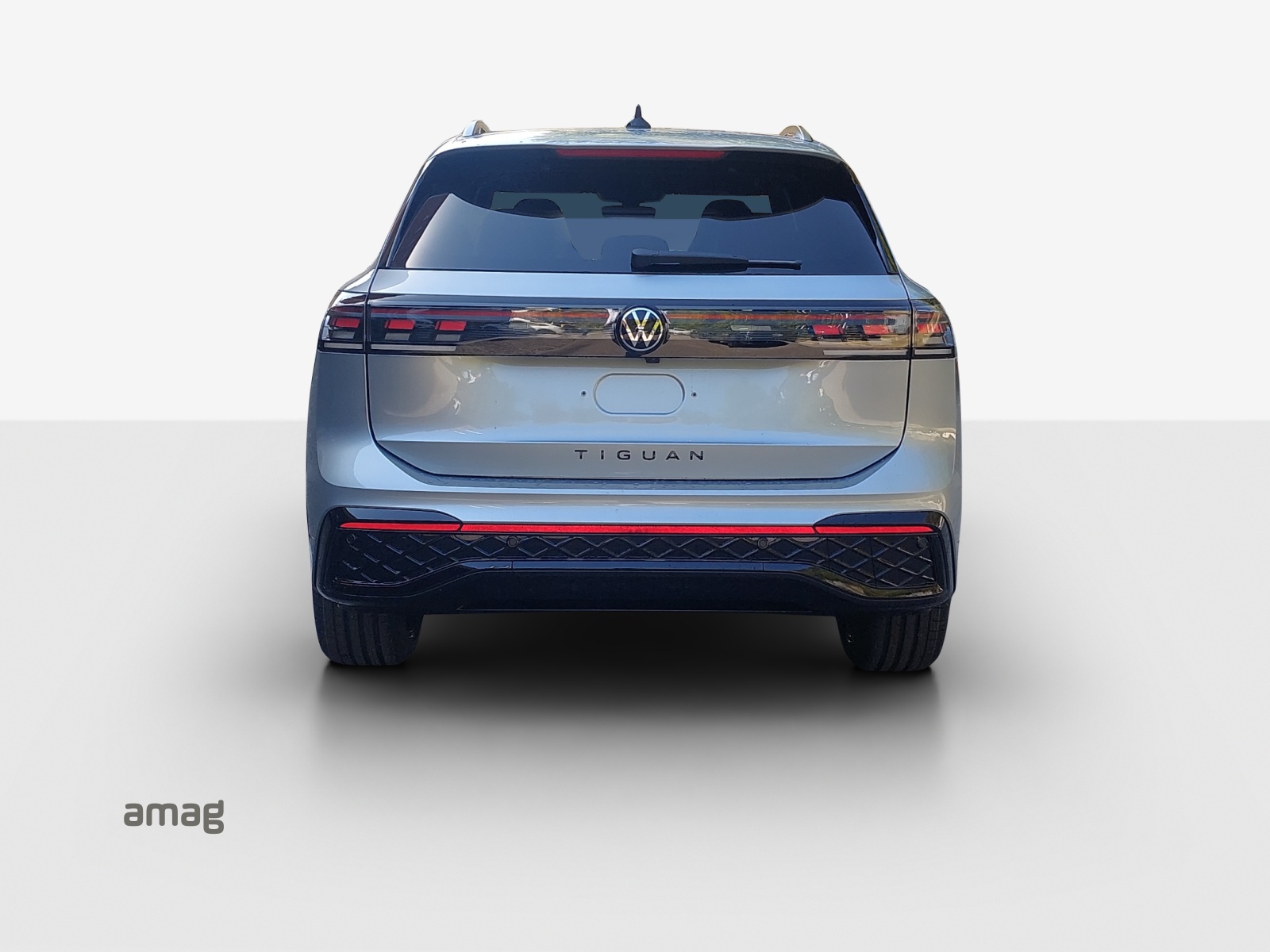 VW Tiguan 2.0 TSI DSG R-Line Plus 4Motion-image-3