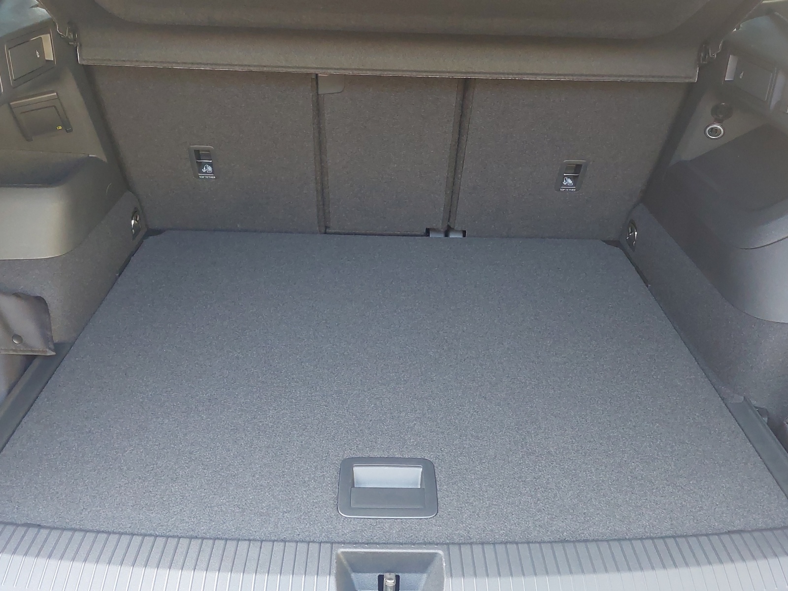 VW Tiguan 2.0 TSI DSG R-Line Plus 4Motion-image-12